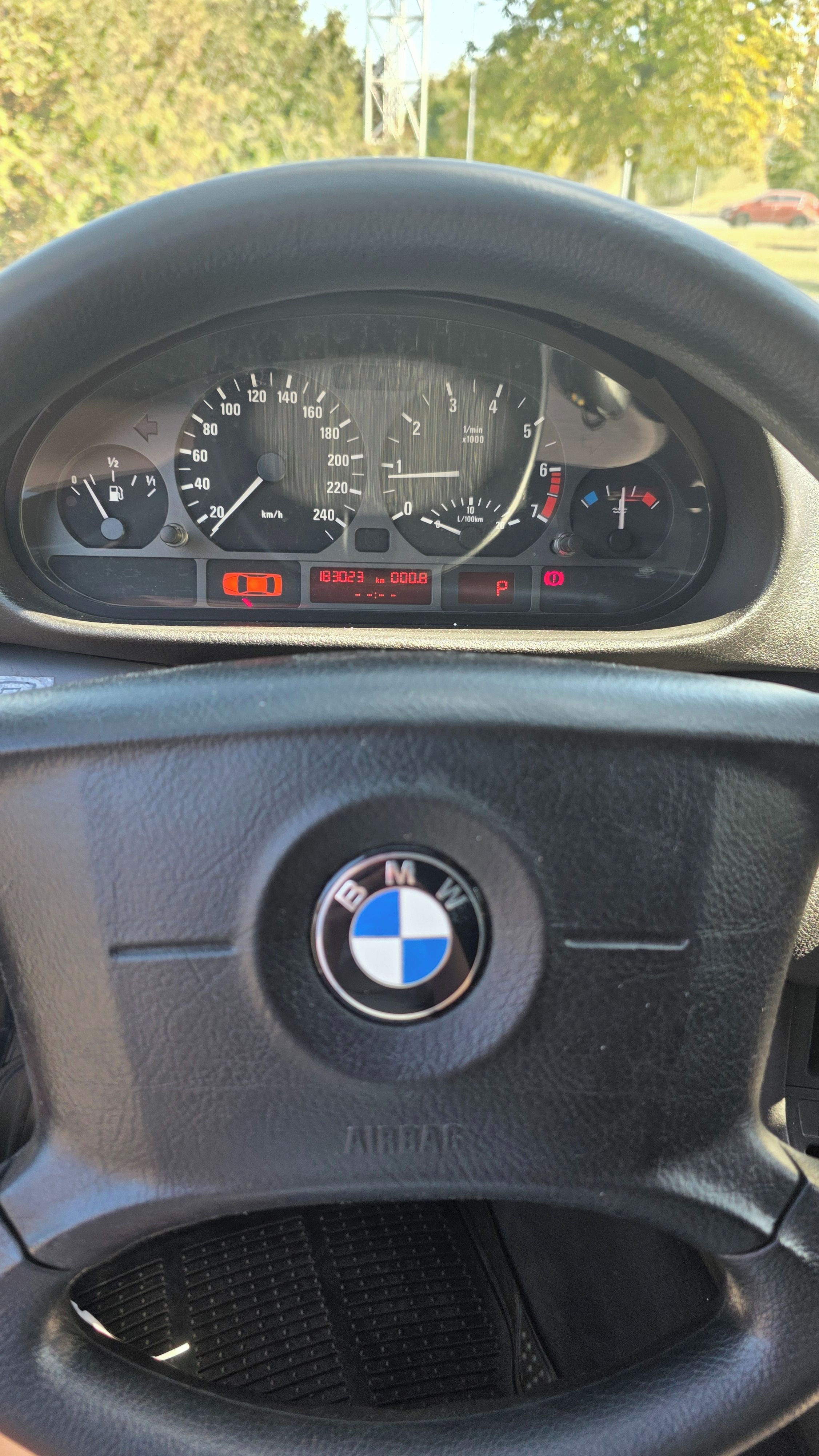BMW Řada 3, 316 I - fotka 4