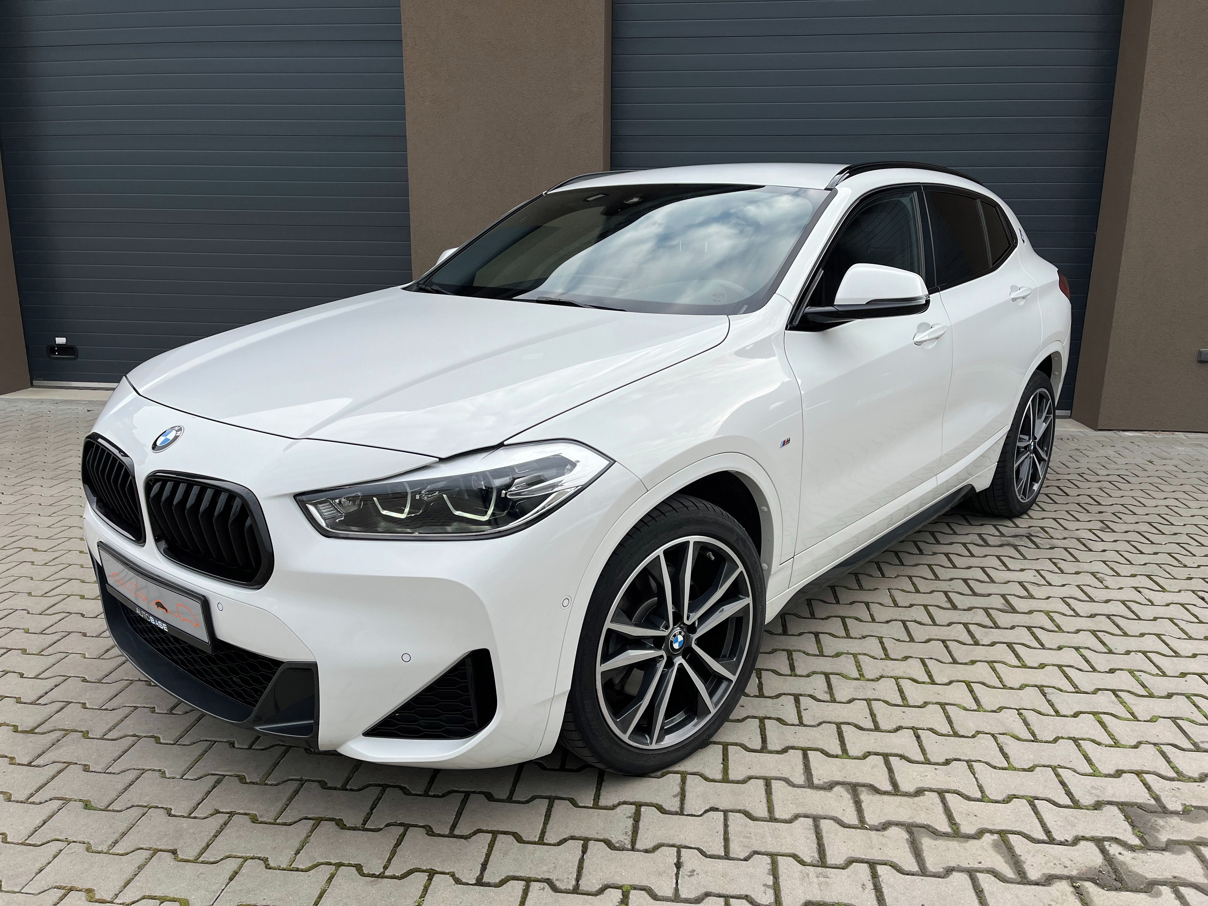 BMW X2, 2,0xD M-packet 140Kw,TZ,head-u - fotka 6