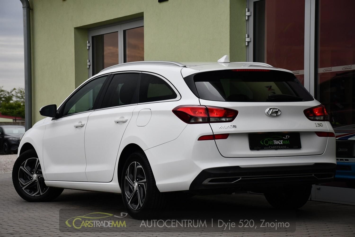 Hyundai i30, 1.6CRDi SMART KAMERA CARPLAY - fotka 3