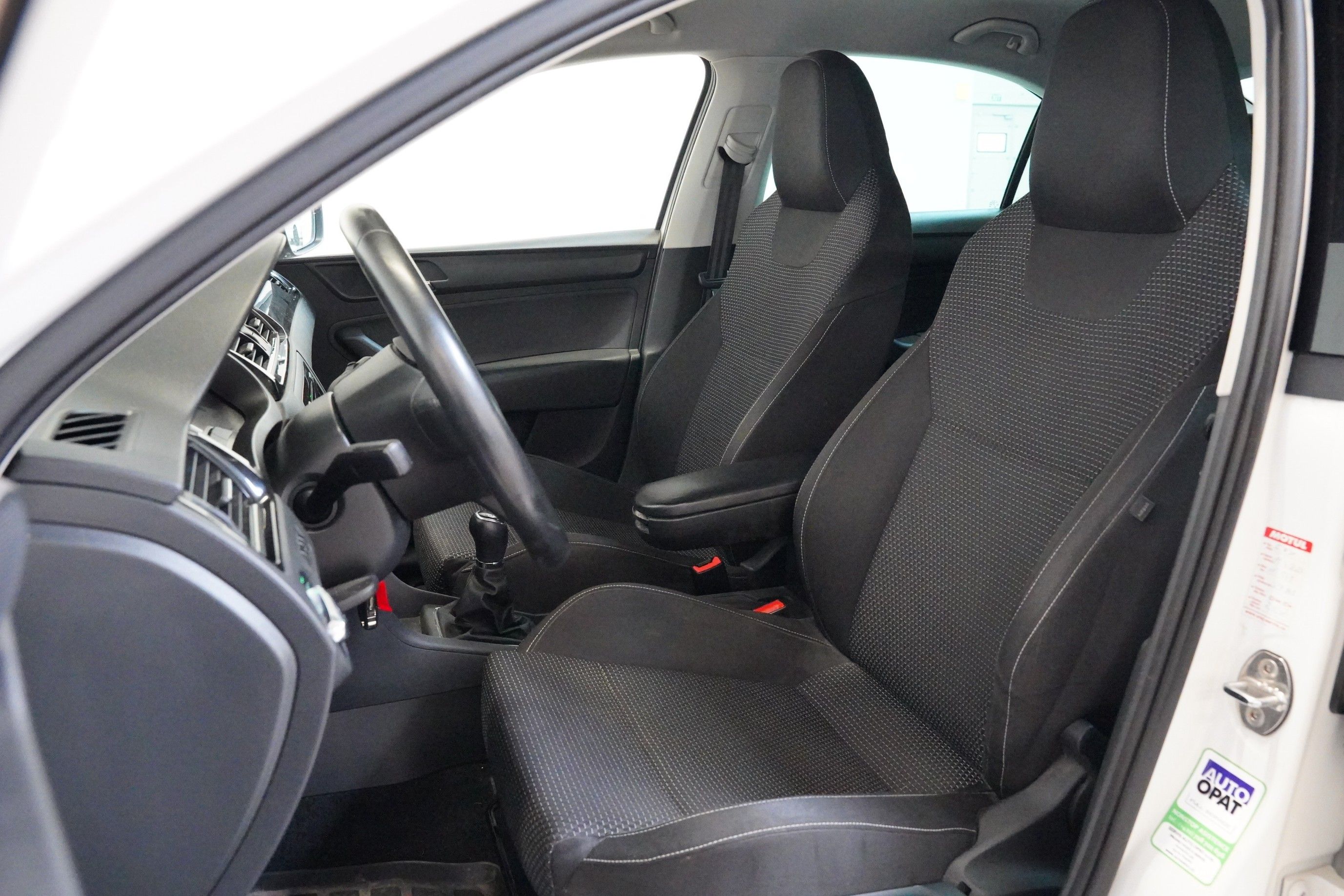Škoda Rapid, 1.2 TSI 63 kW Ambition Plus - fotka 6