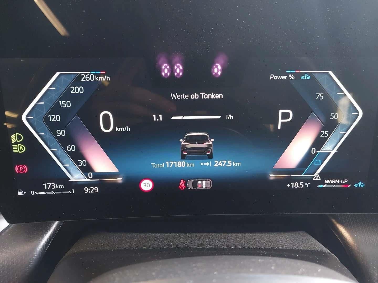 BMW Řada 2, 223i xDrive Active Tourer - fotka 6