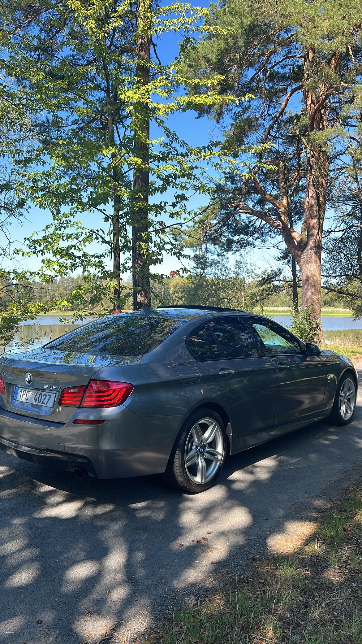 BMW Řada 5, 535i - fotka 6