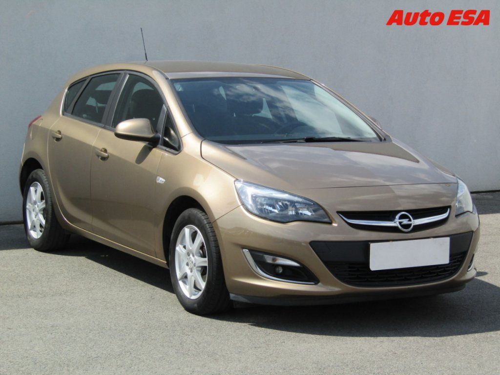Opel Astra, 1.6i,2.maj,ČR