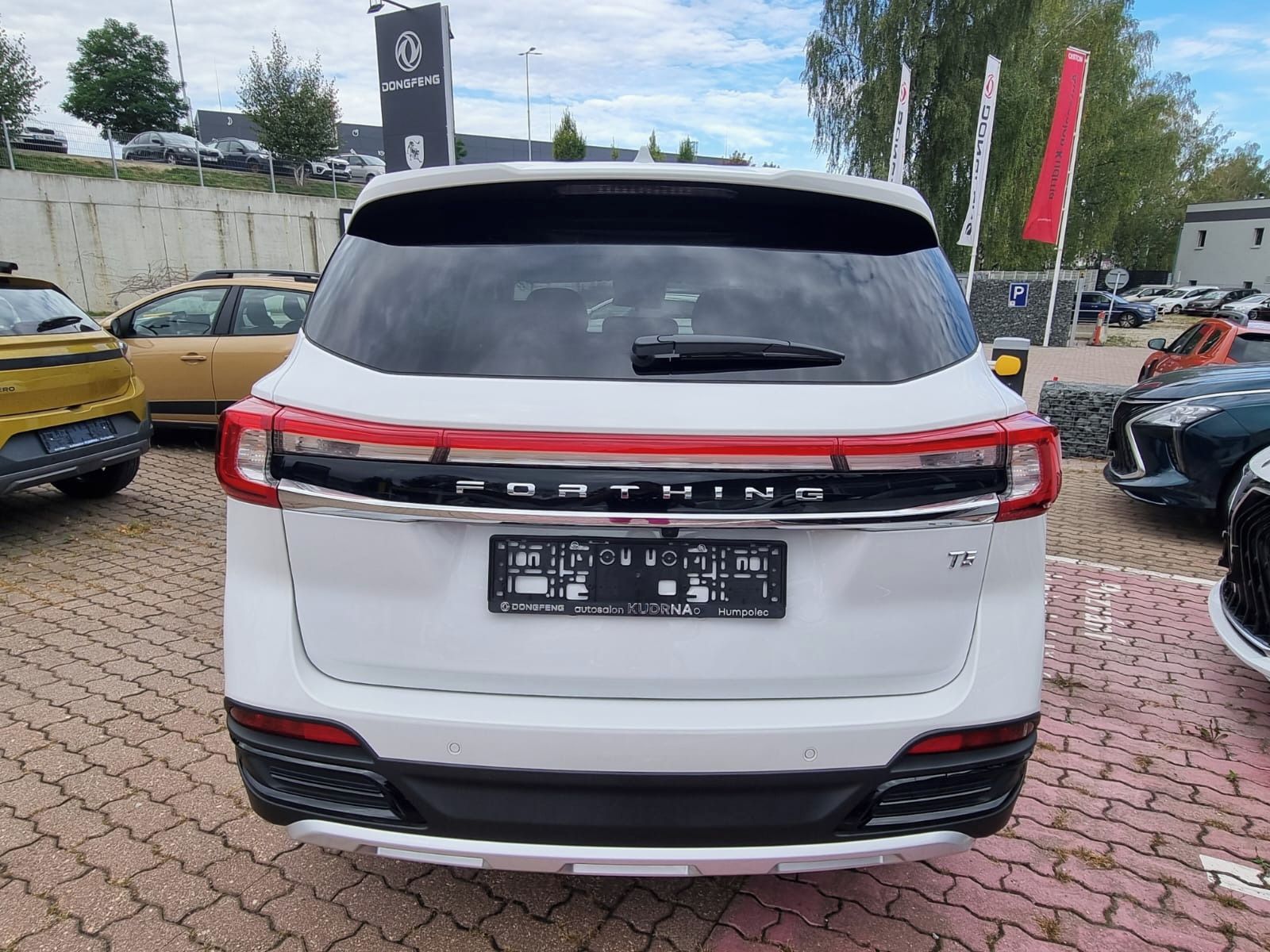 Dongfeng T5, FORTHING T5 Exclusive - fotka 4