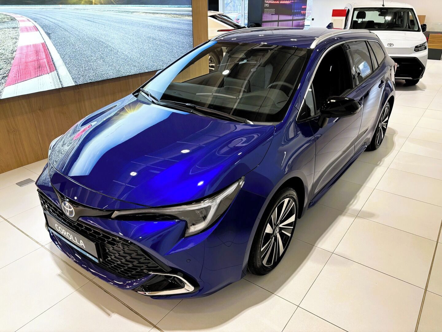 Toyota Corolla, 1,8   TS Style HEV - fotka 3