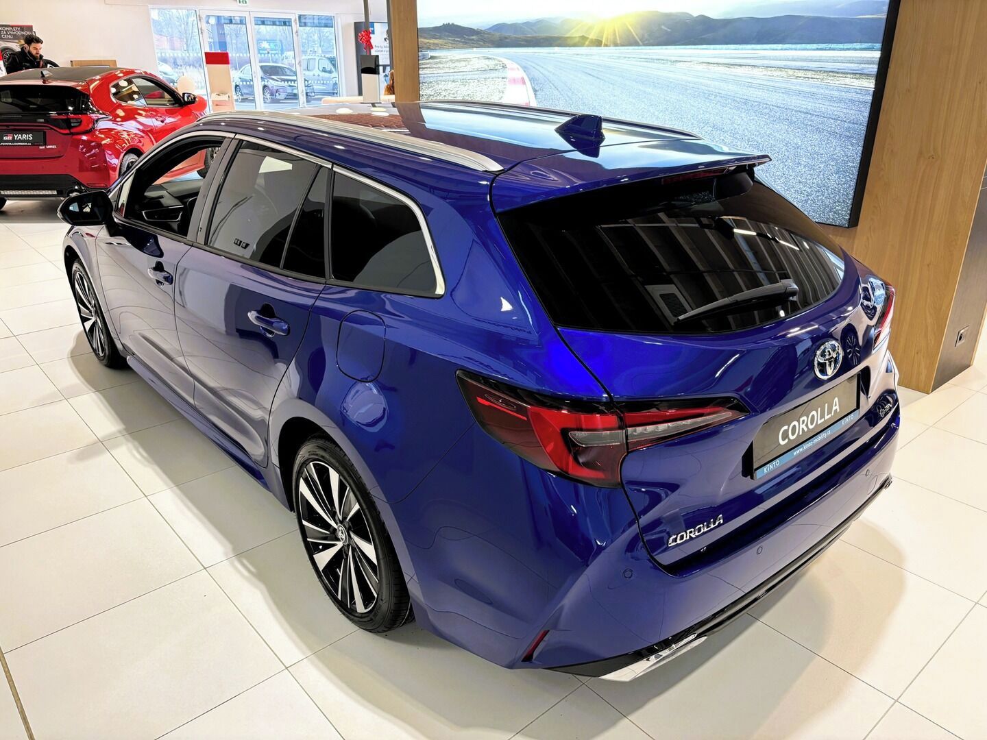 Toyota Corolla, 1,8   TS Style HEV - fotka 5