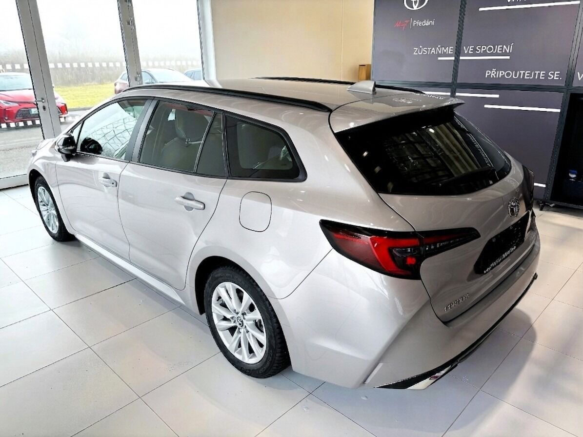 Toyota Corolla, 1,8   TS Comfort HEV - fotka 5