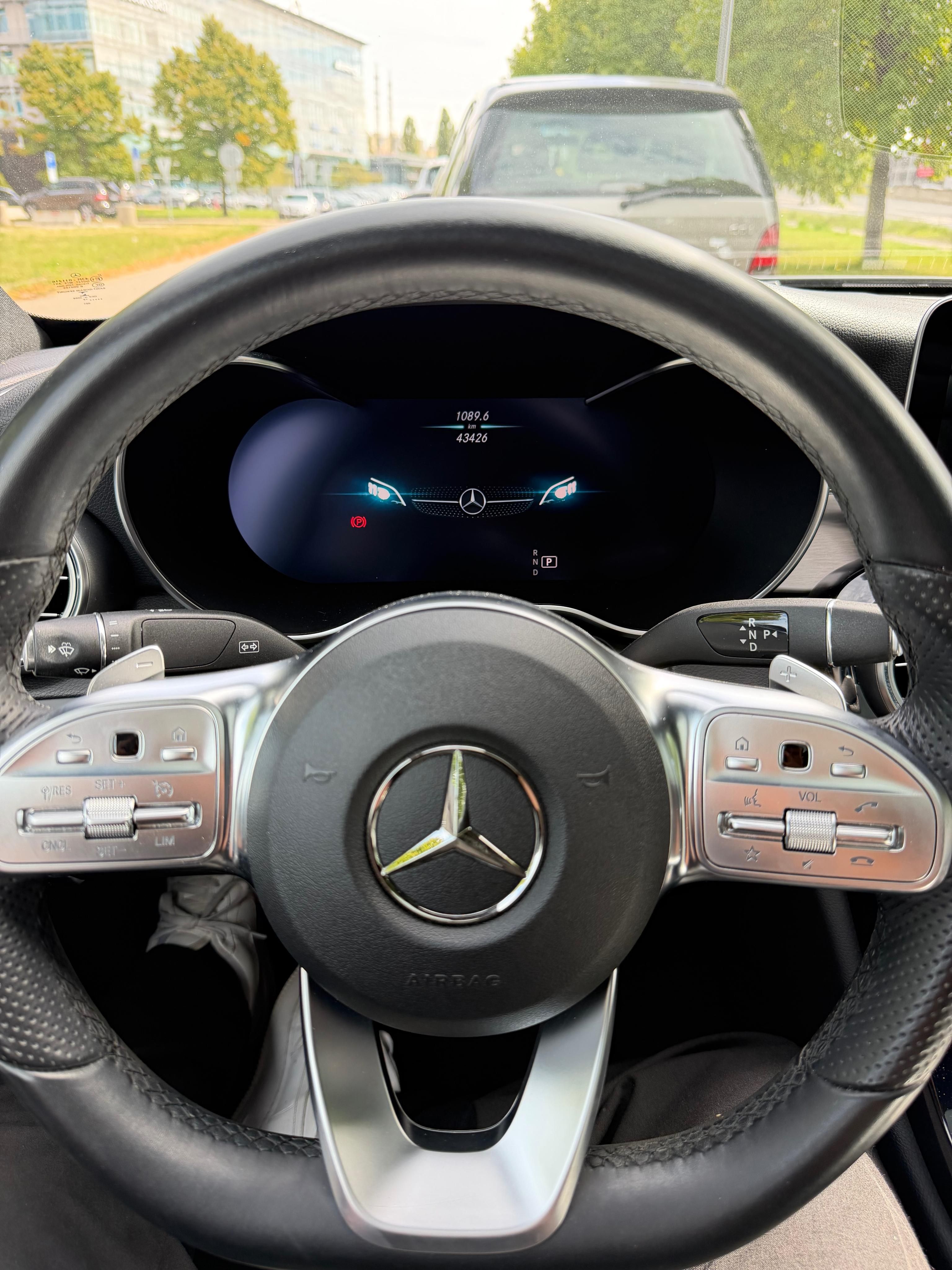 Mercedes-Benz Třídy C, 220d - AMG line - fotka 5