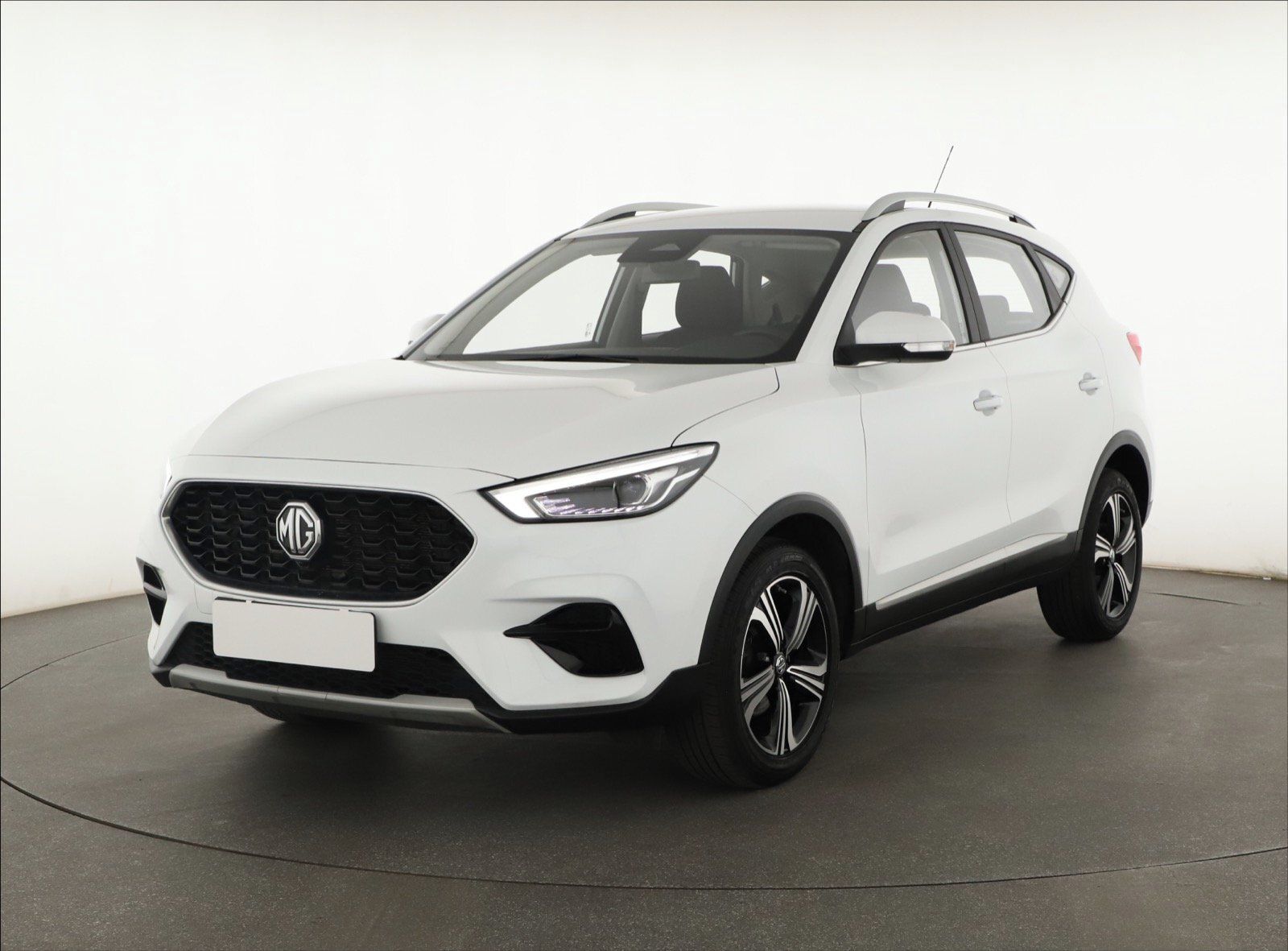 MG ZS, 1.5, Essential Plus, ČR,1.maj - fotka 3