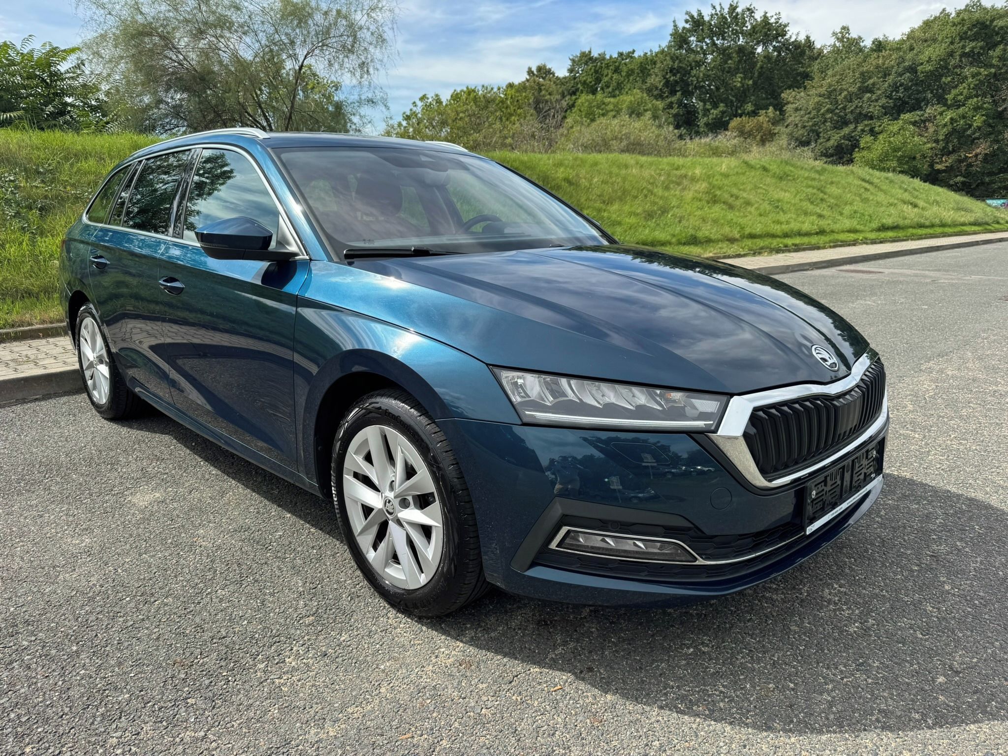 Škoda Octavia, 1.0 TSI / DSG / 1. MAJITEL - fotka 2