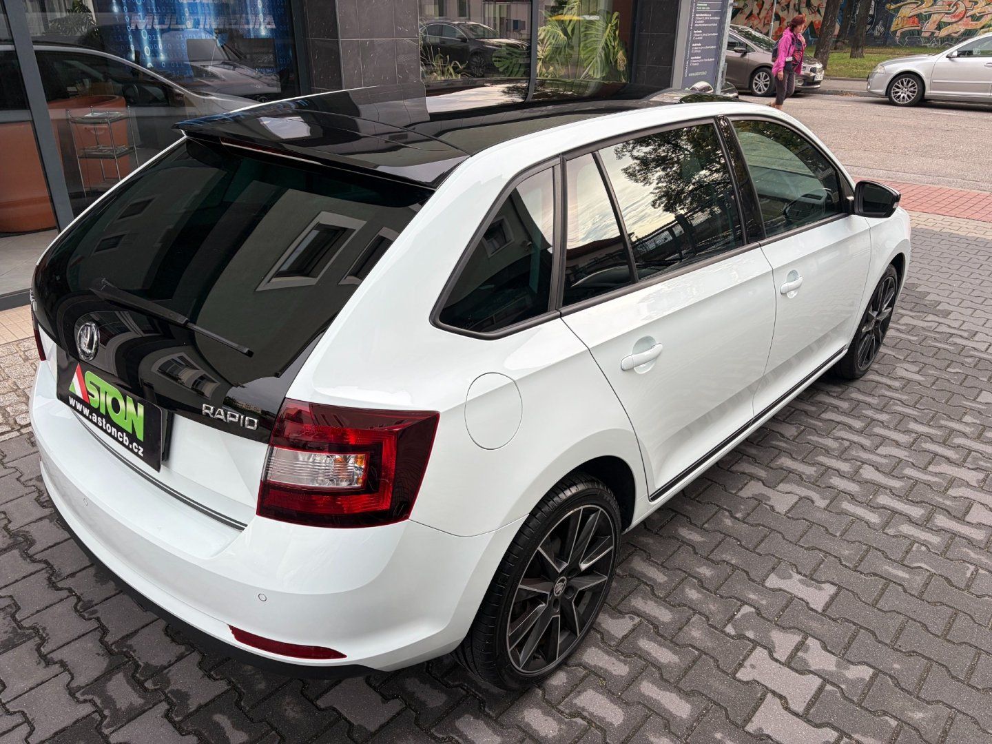 Škoda Rapid, 1,4TSi 92kW, DSG, Spaceback - fotka 6