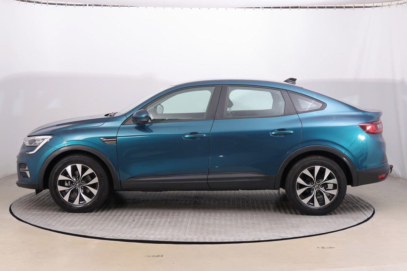 Renault Arkana, E-Tech, Zen, Automat, ČR,1.maj - fotka 3