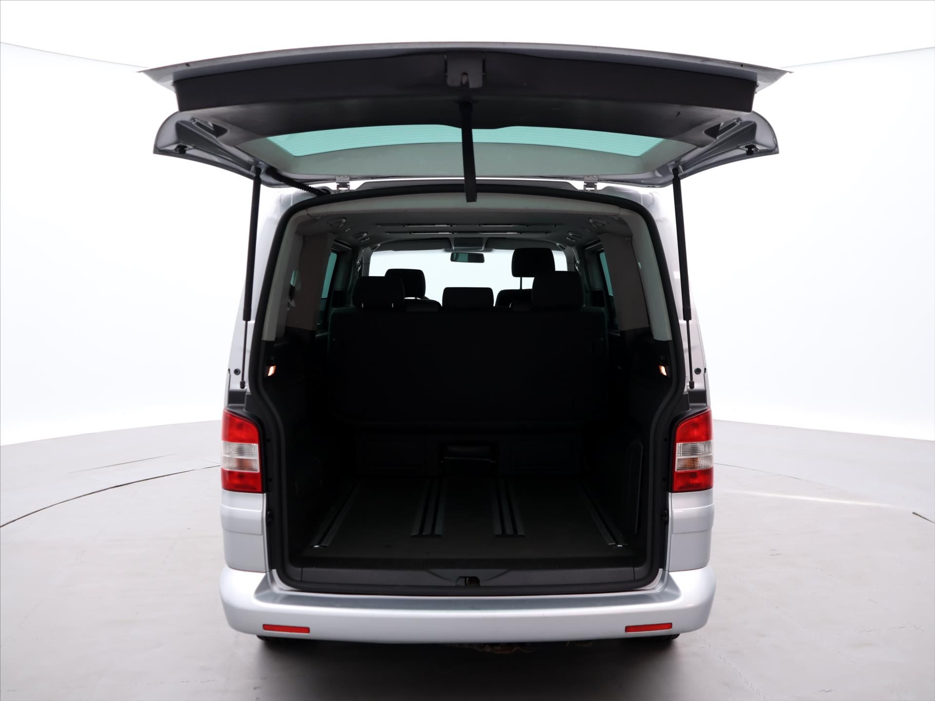 Volkswagen Multivan, 2,5 TDI 96kW Comfortline - fotka 5