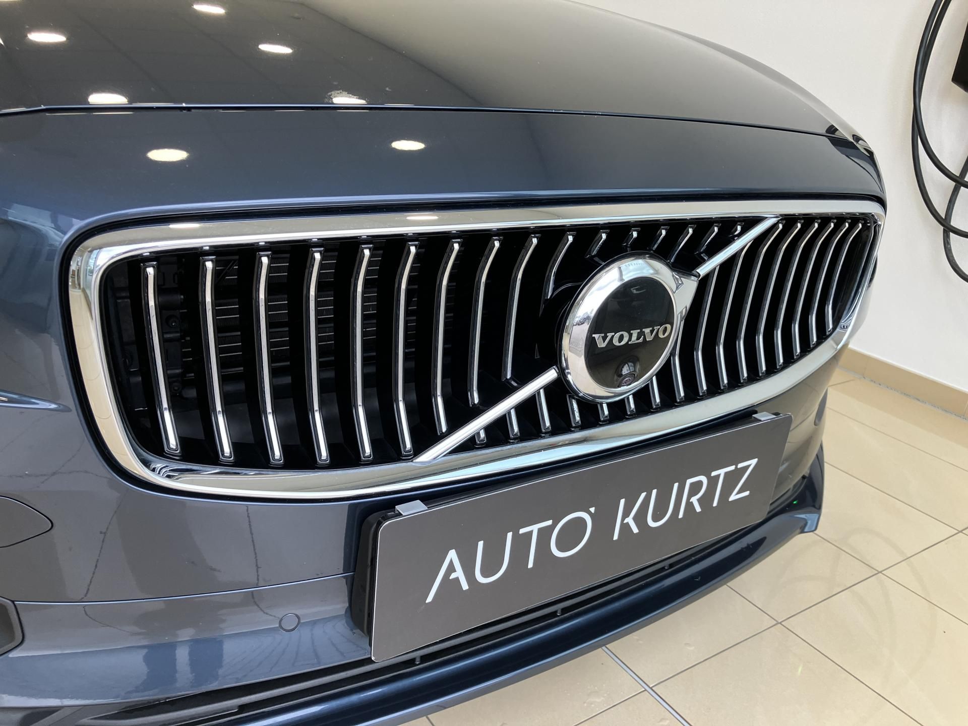 Volvo V90, B4 AWD Momentum PRO AT8, ČR - fotka 3