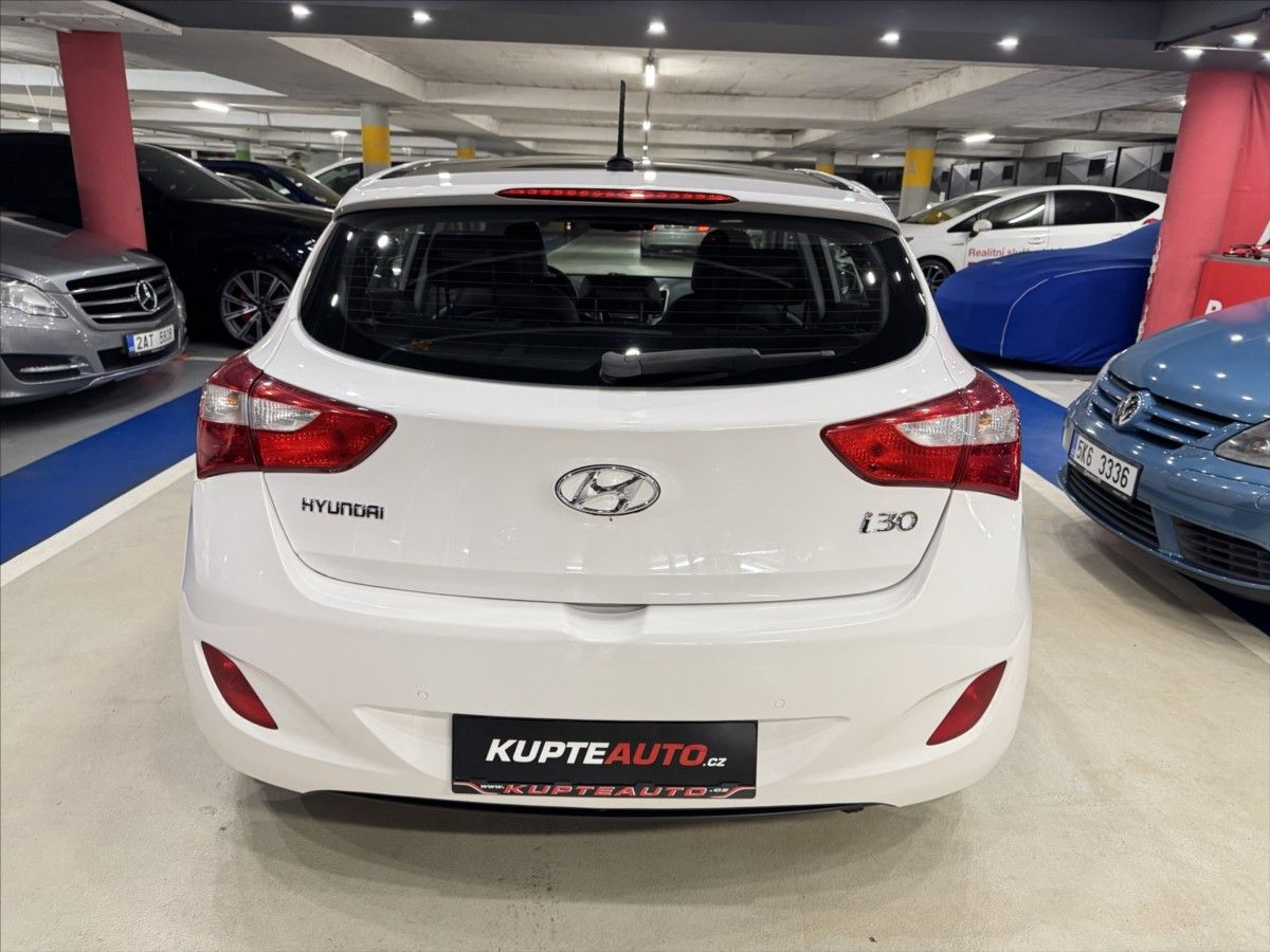Hyundai i30, 1,6 GDI  Comfort - fotka 4