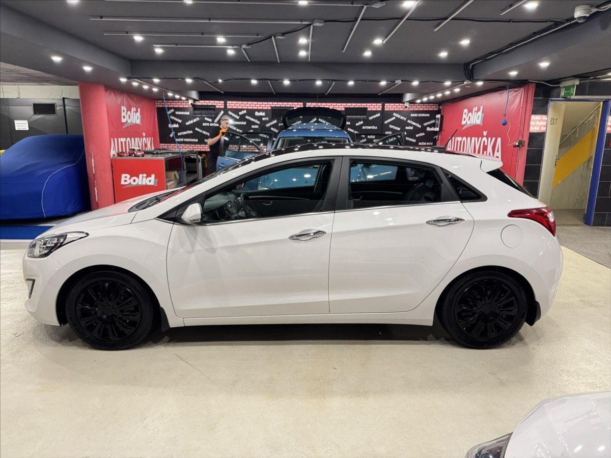 Hyundai i30, 1,6 GDI  Comfort - fotka 2