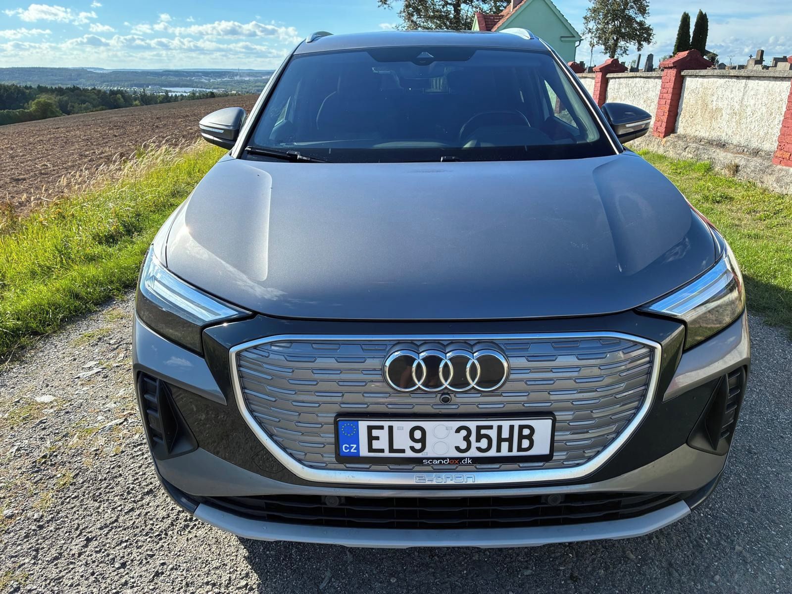 Audi Q4 e-tron, 40 dojezd 300km - fotka 2