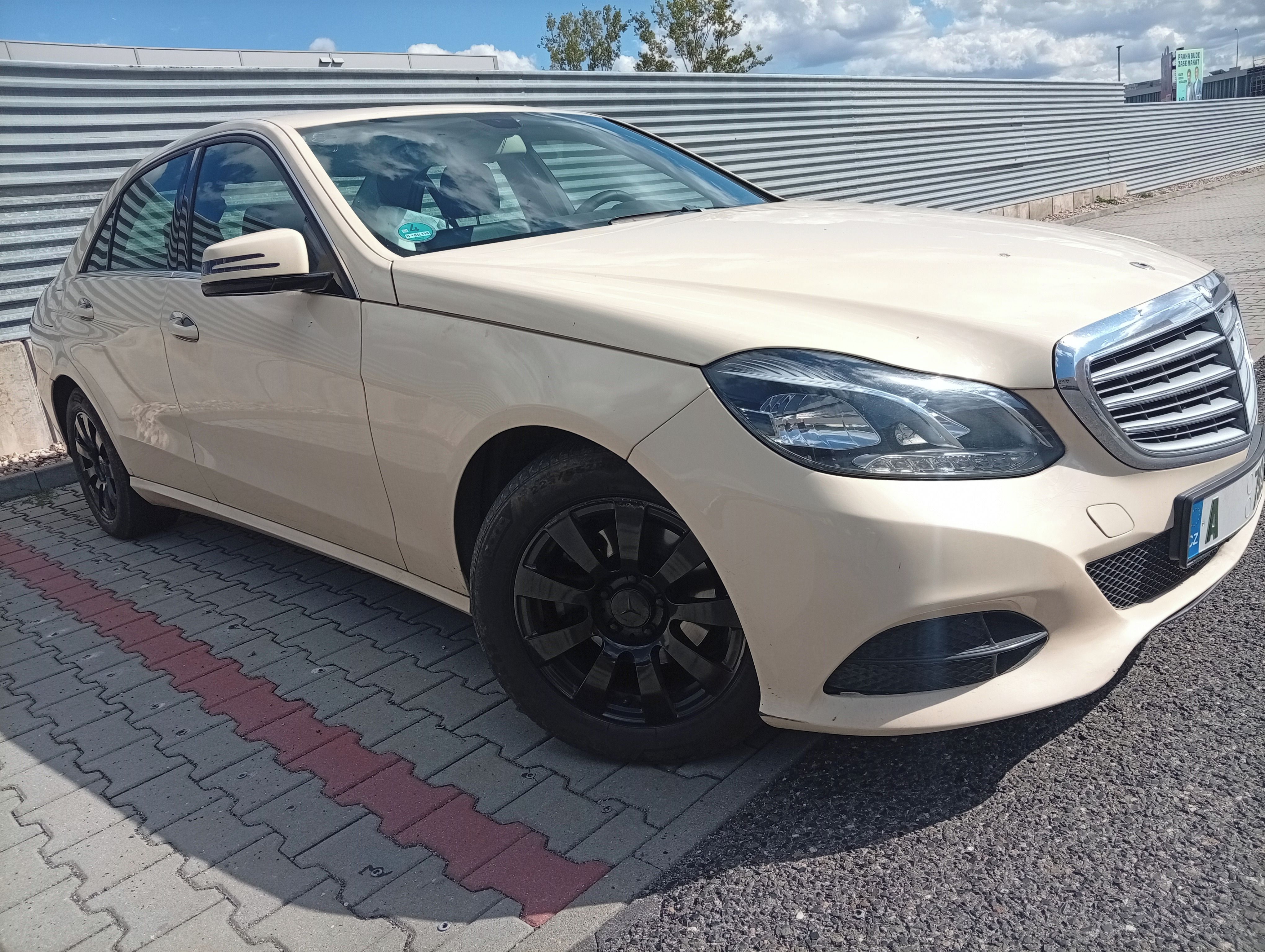 Mercedes-Benz Třídy E, E220 cdi - fotka 2