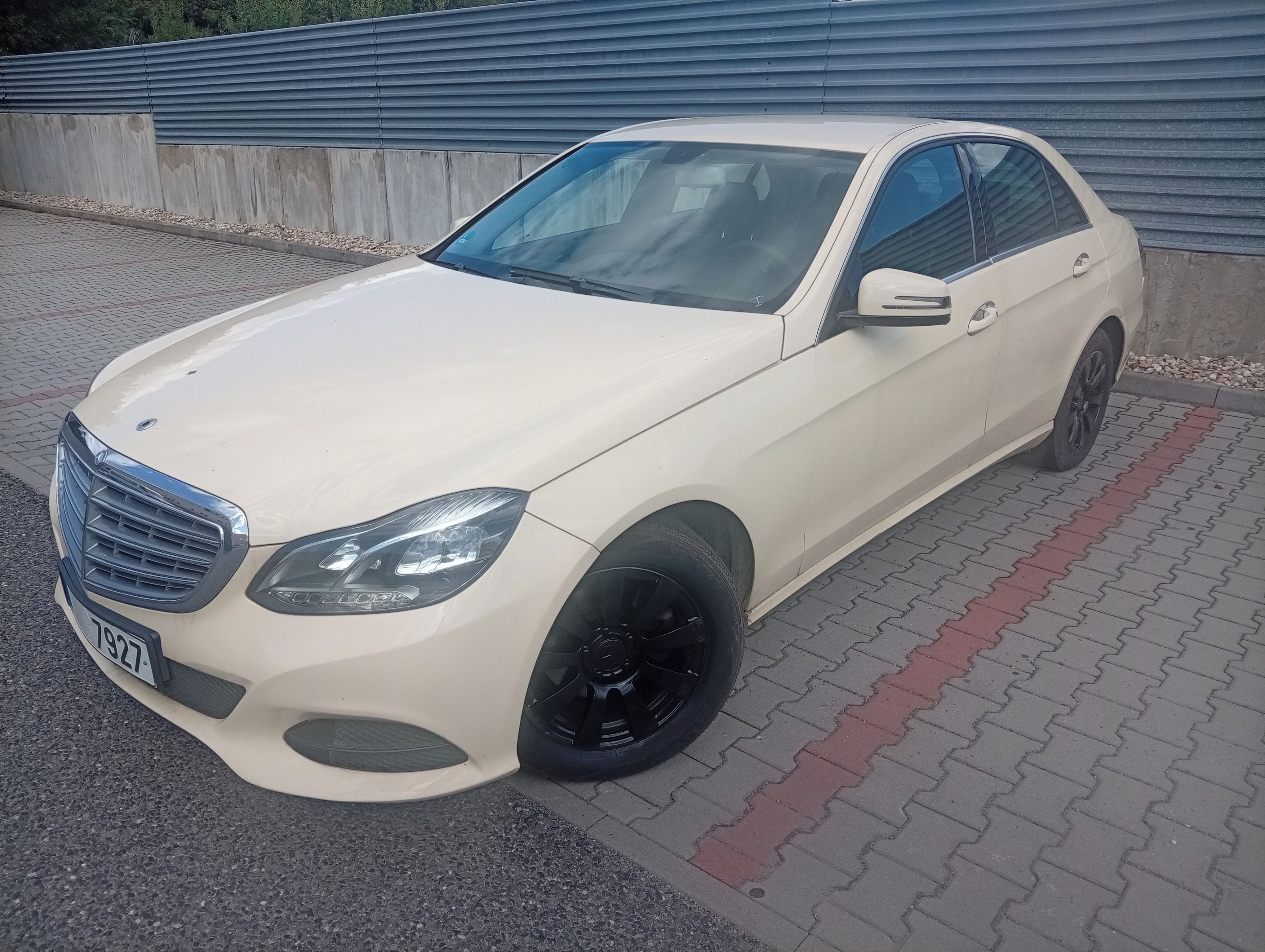 Mercedes-Benz Třídy E, E220 cdi