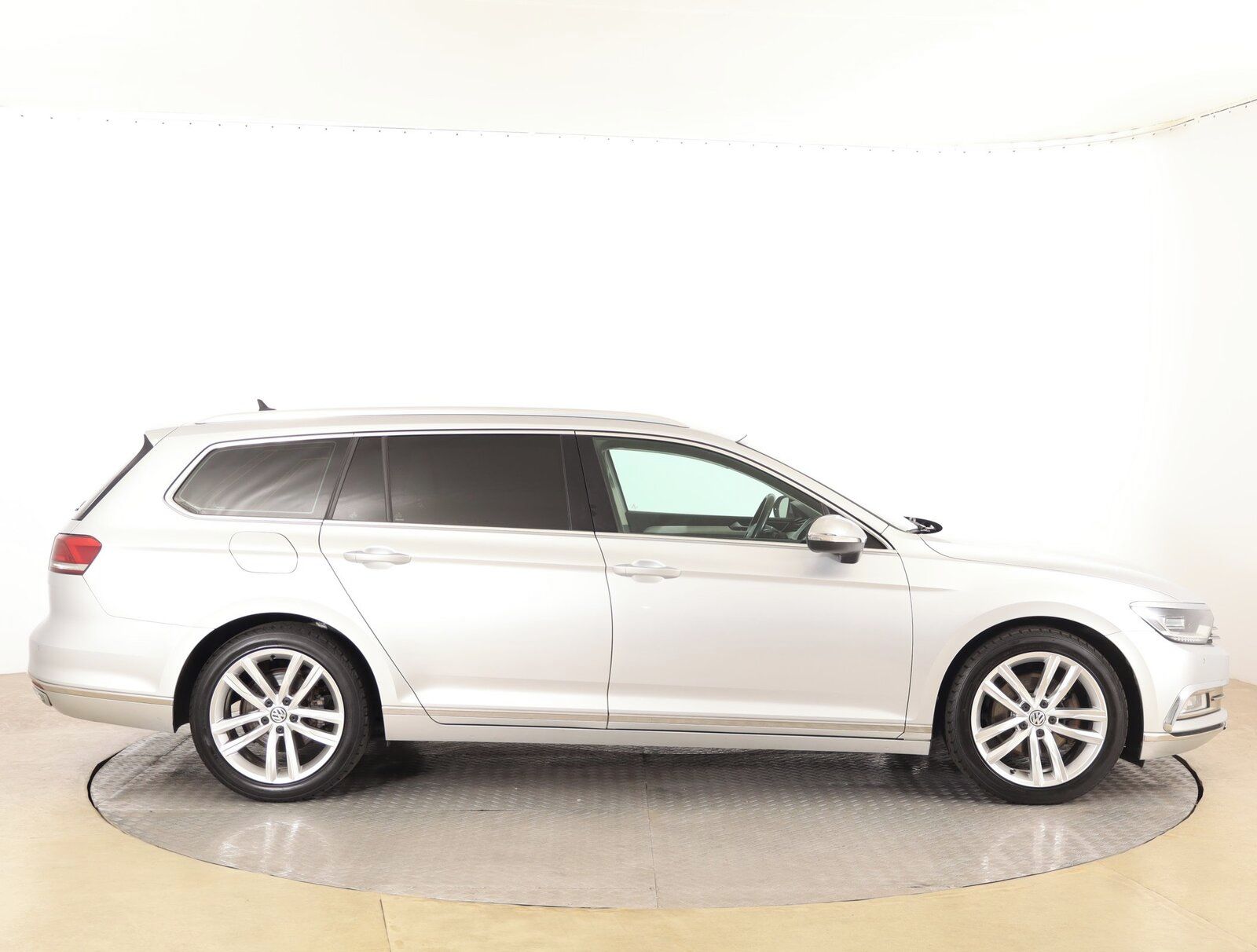 Volkswagen Passat, 2.0 TDI, Highline, Automat - fotka 6