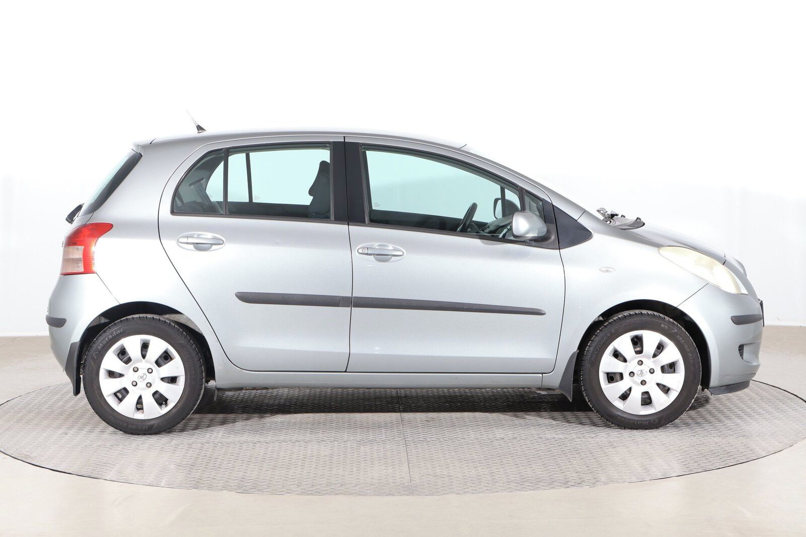 Toyota Yaris, 1.3 VVT-i, Automat - fotka 6