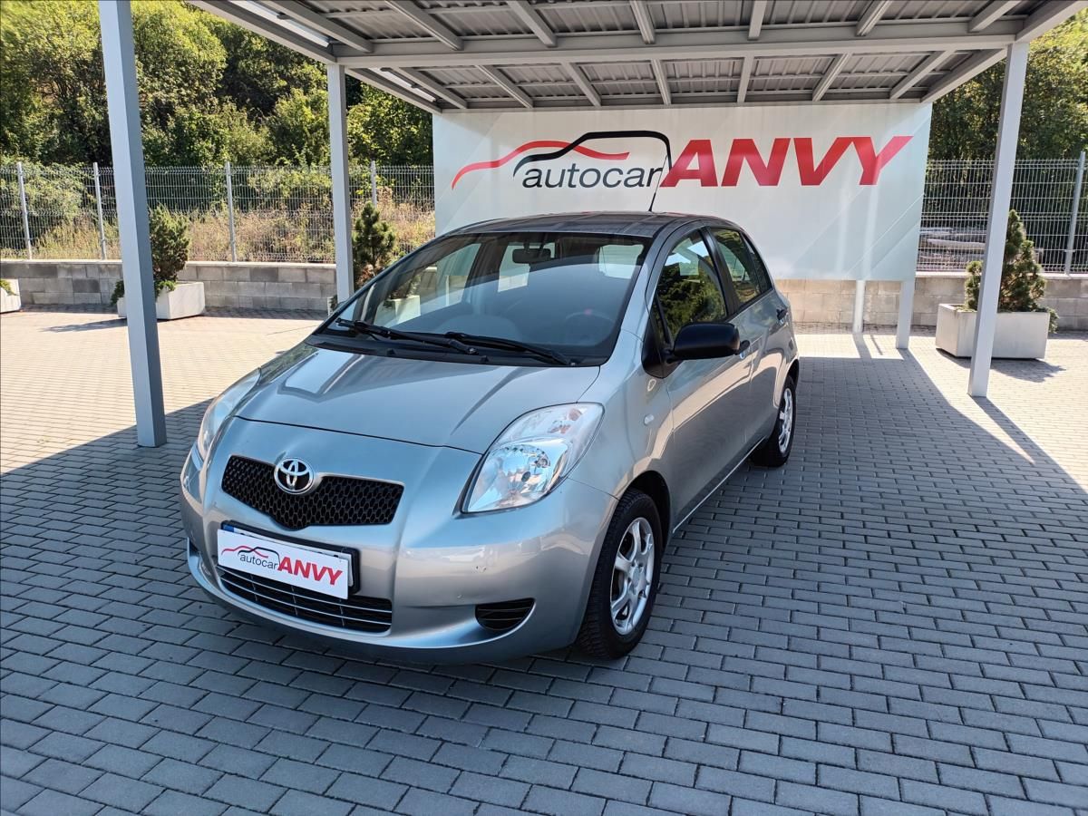Toyota Yaris, 1,3 VVT-i,64KW,ČR,KLIMA,
