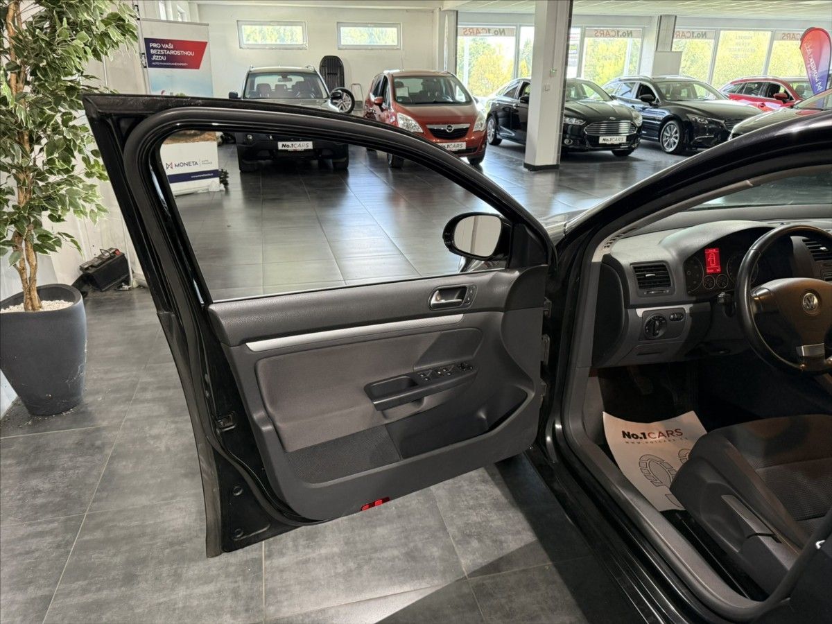 Volkswagen Golf, 1,4   TSI VÝHŘEV KLIMA R18 ALU - fotka 6