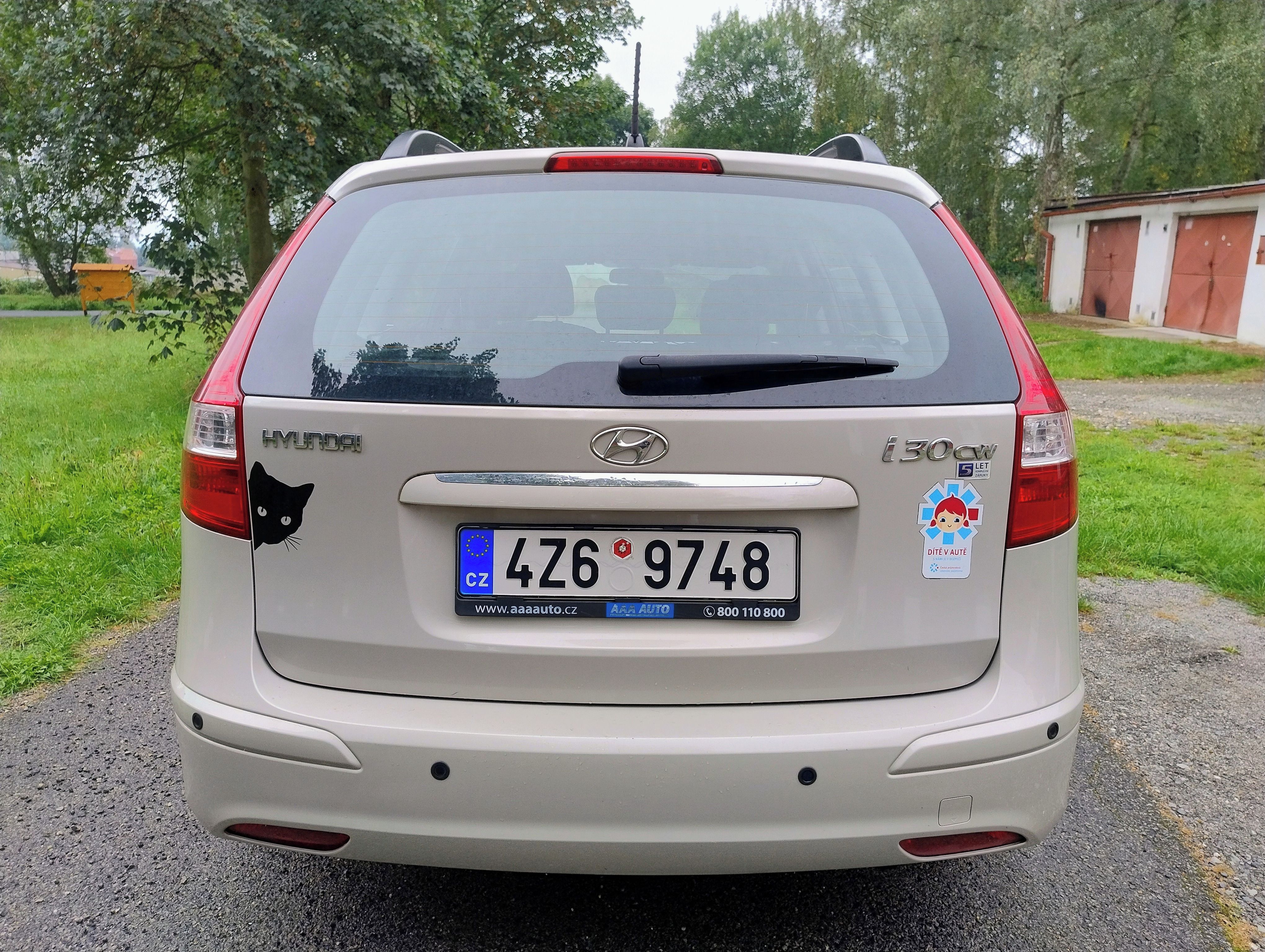 Hyundai i30, Krásný stav / Nájezd 67300 km - fotka 4