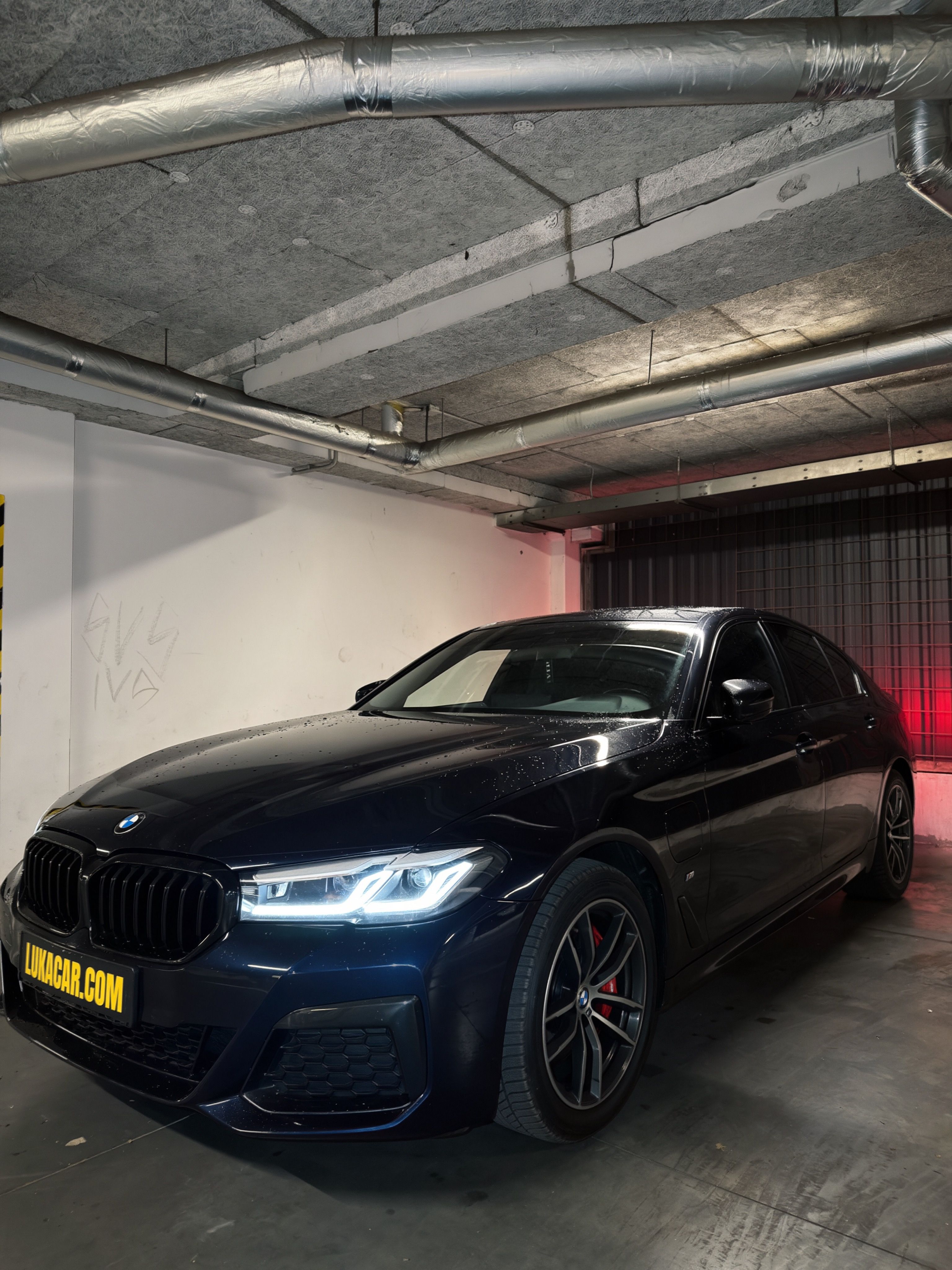 BMW Řada 5, BMW 530e M paket XDrive - fotka 2