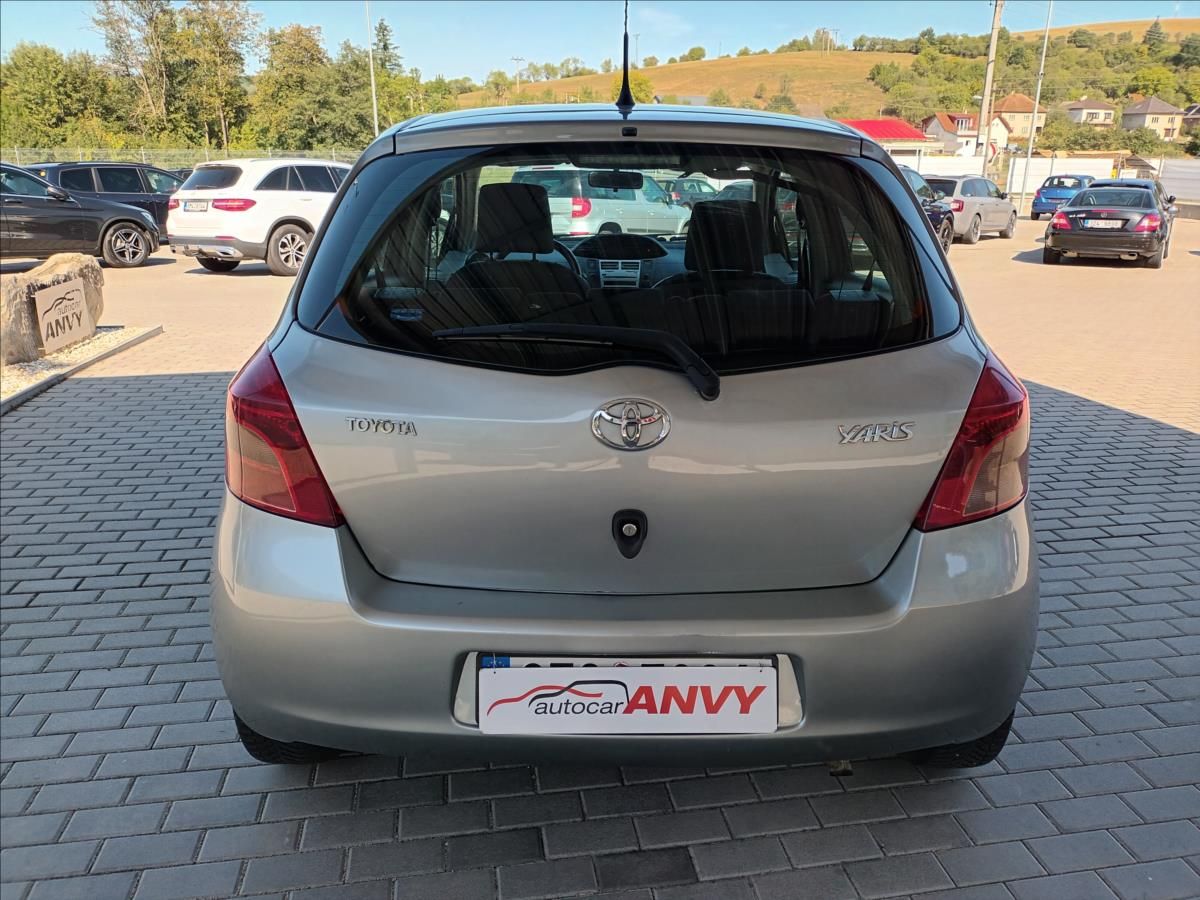 Toyota Yaris, 1,3 VVT-i,64KW,ČR,KLIMA, - fotka 6