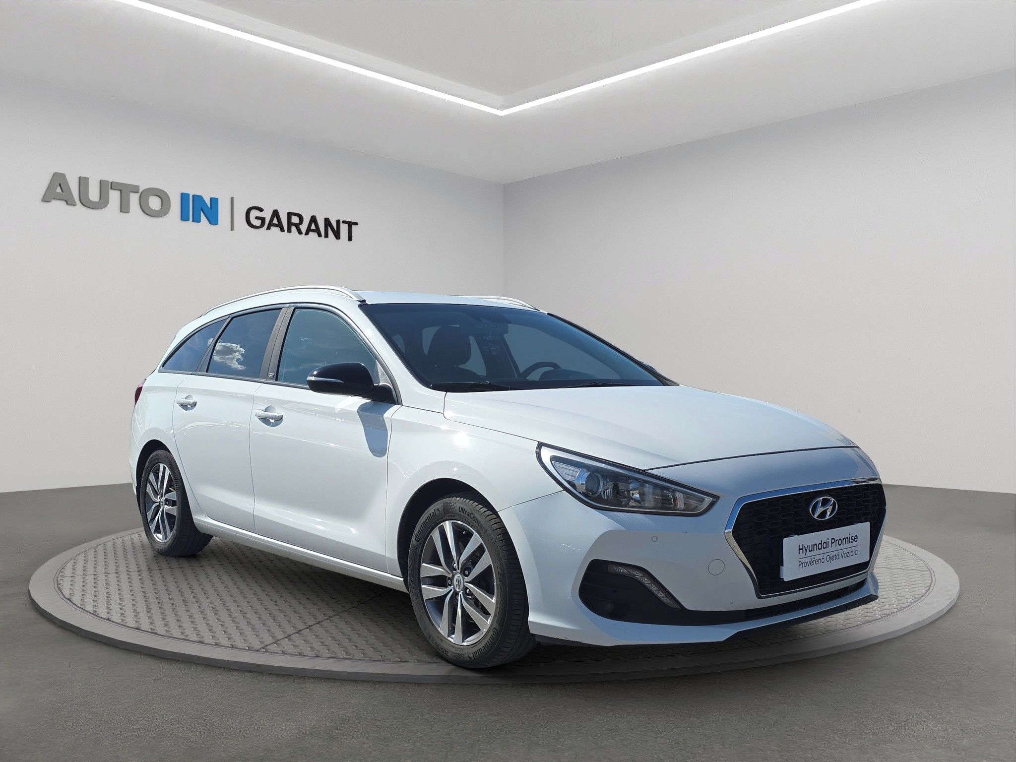 Hyundai i30, Trikolor 1.4 T-GDi 103kW, Serv - fotka 3