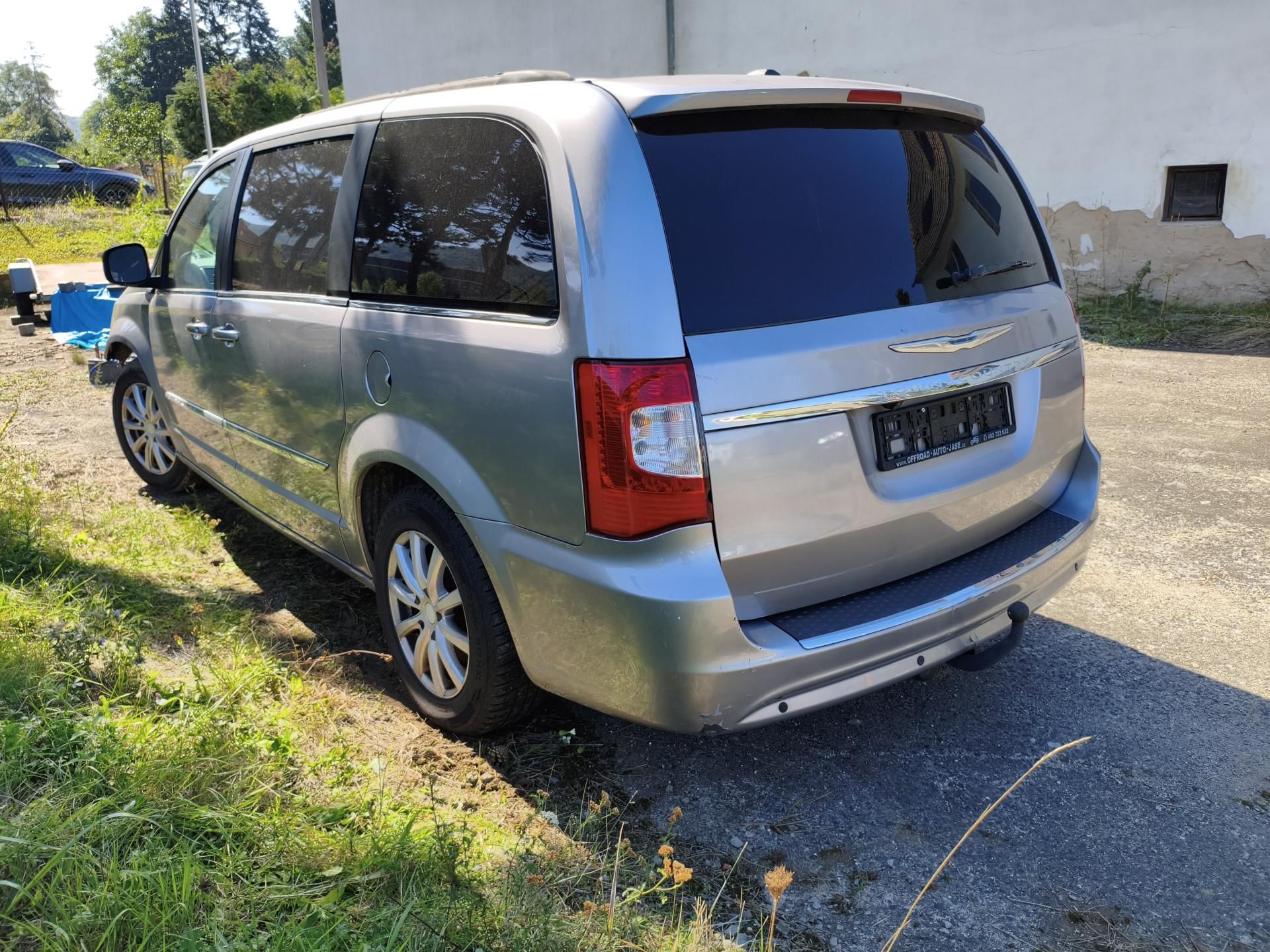 Chrysler Town & Country, 3,6 211Kw - havarované !!! - fotka 4