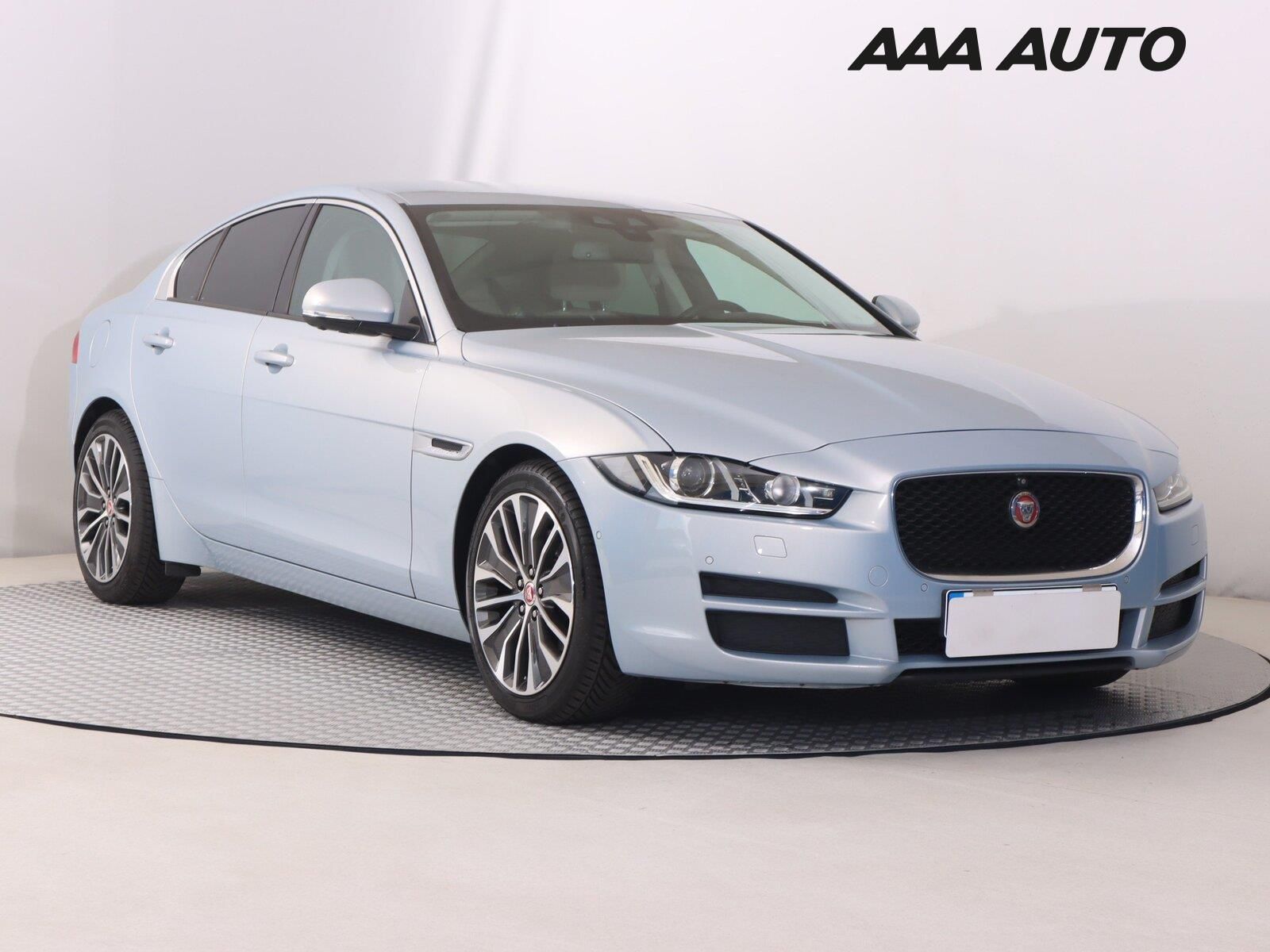 Jaguar XE, E-Performance