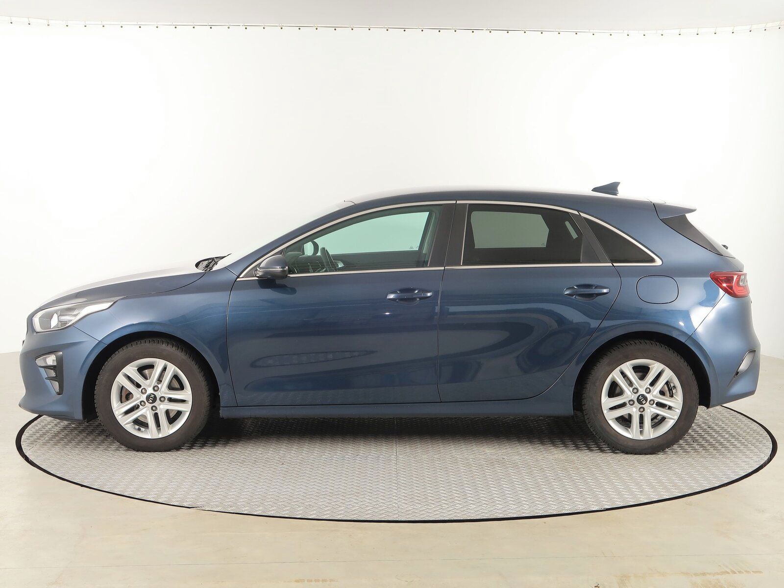 Kia Cee´d, 1.5 T-GDI, Gold, Automat - fotka 3