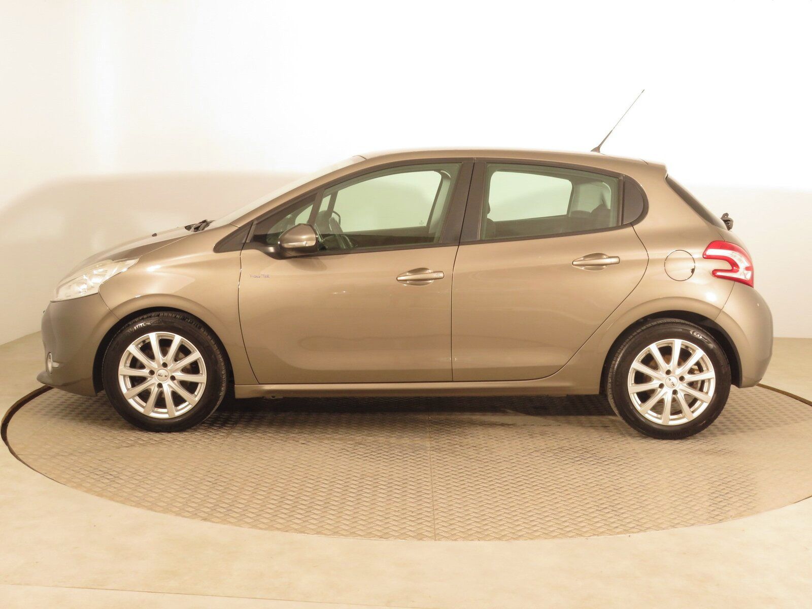 Peugeot 208, 1.4 VTi, Serv.kniha - fotka 3