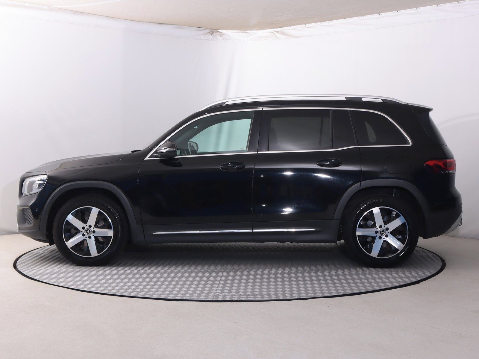 Mercedes-Benz GLB, GLB 200 d, Automat, 7 míst - fotka 3