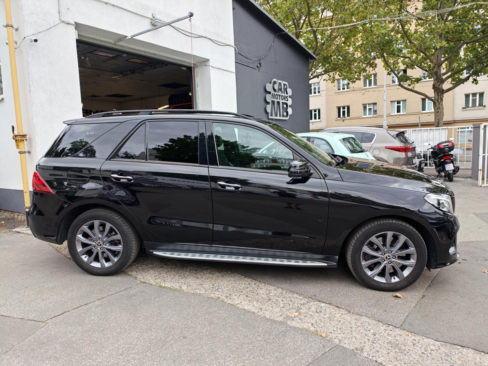 Mercedes-Benz GLE, 350d 4M Plná výbava,2.maj - fotka 4