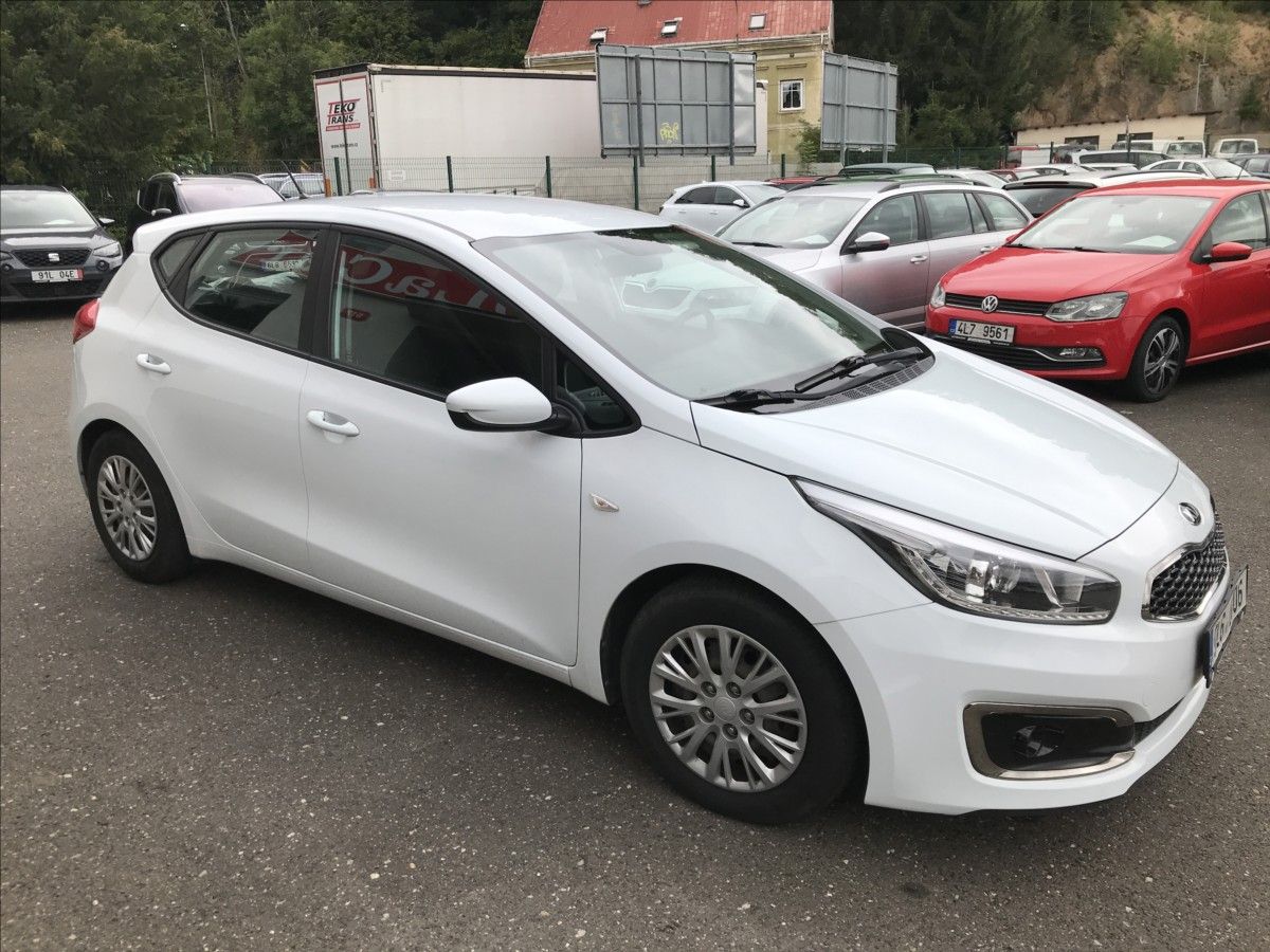 Kia Cee´d, 1,6 CRDi 100kW - fotka 4