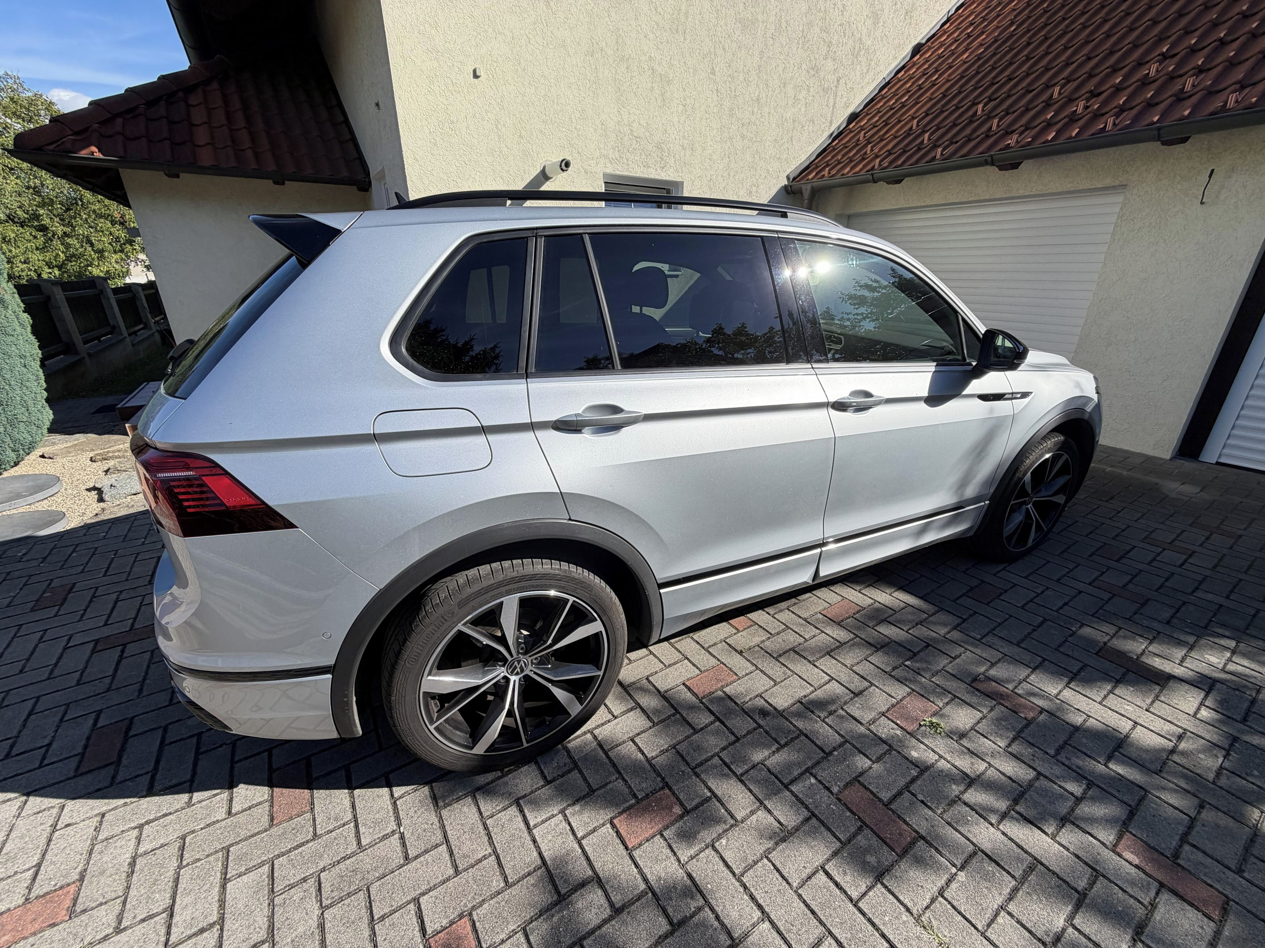 Volkswagen Tiguan, R-Line,Tažné,N.Topení,Top stav - fotka 2