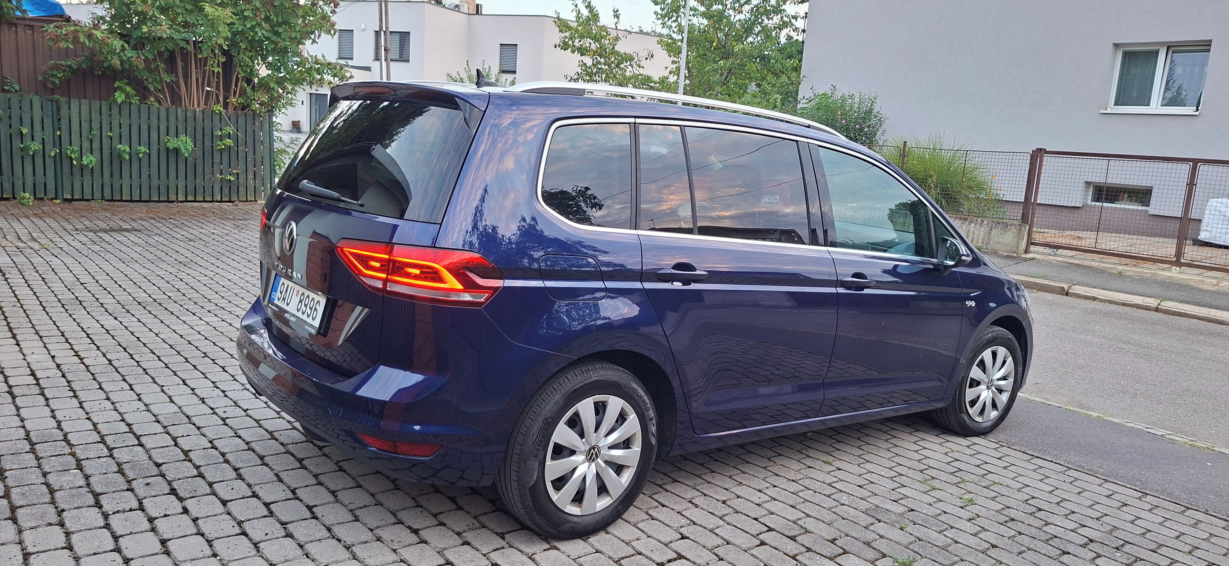 Volkswagen Touran, 2.0tdi Evo 7dsg Comfort.ČR-1.m - fotka 4