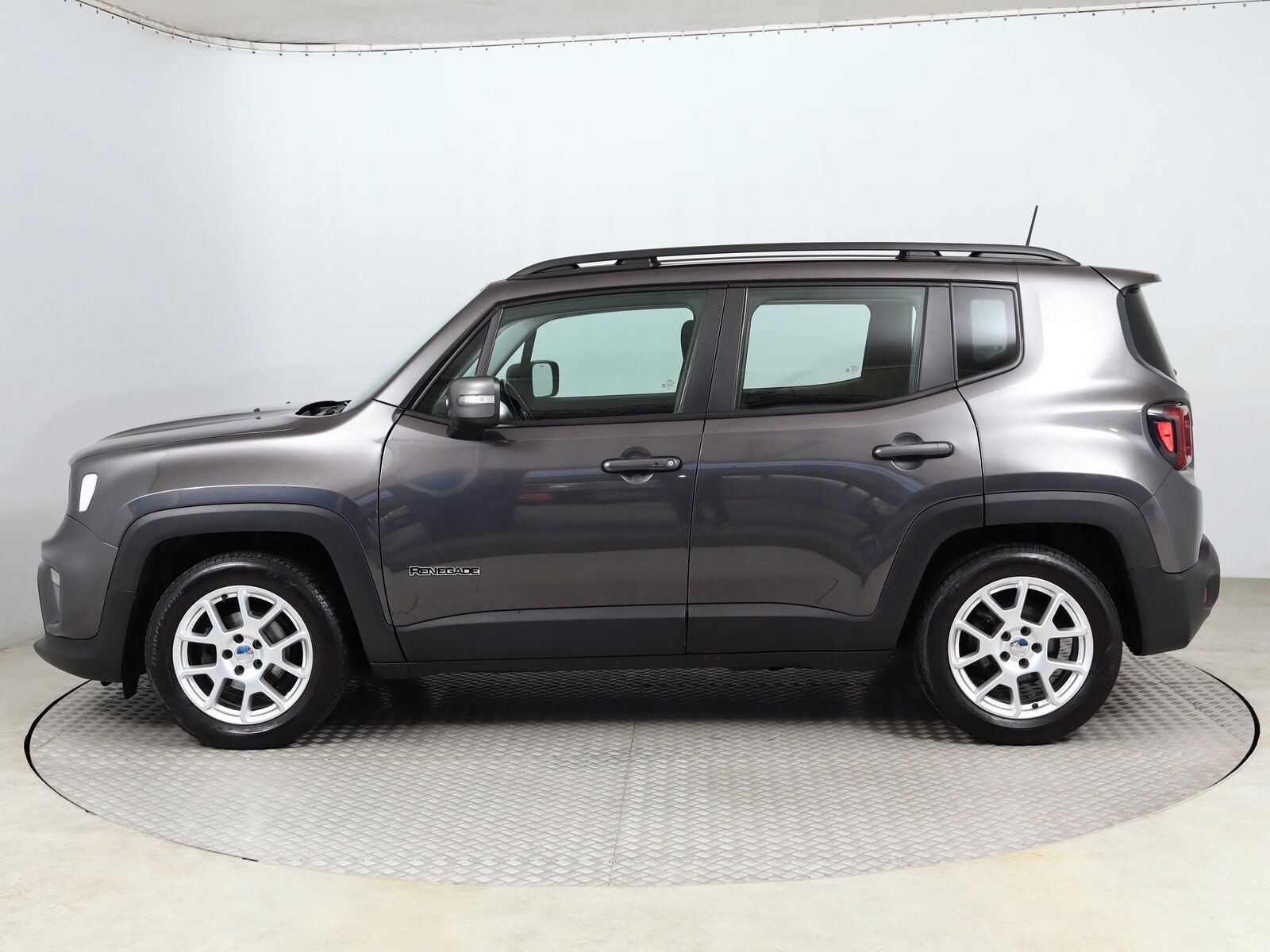 Jeep Renegade, 1.0 T-GDI, Limited, ČR,1.maj - fotka 3