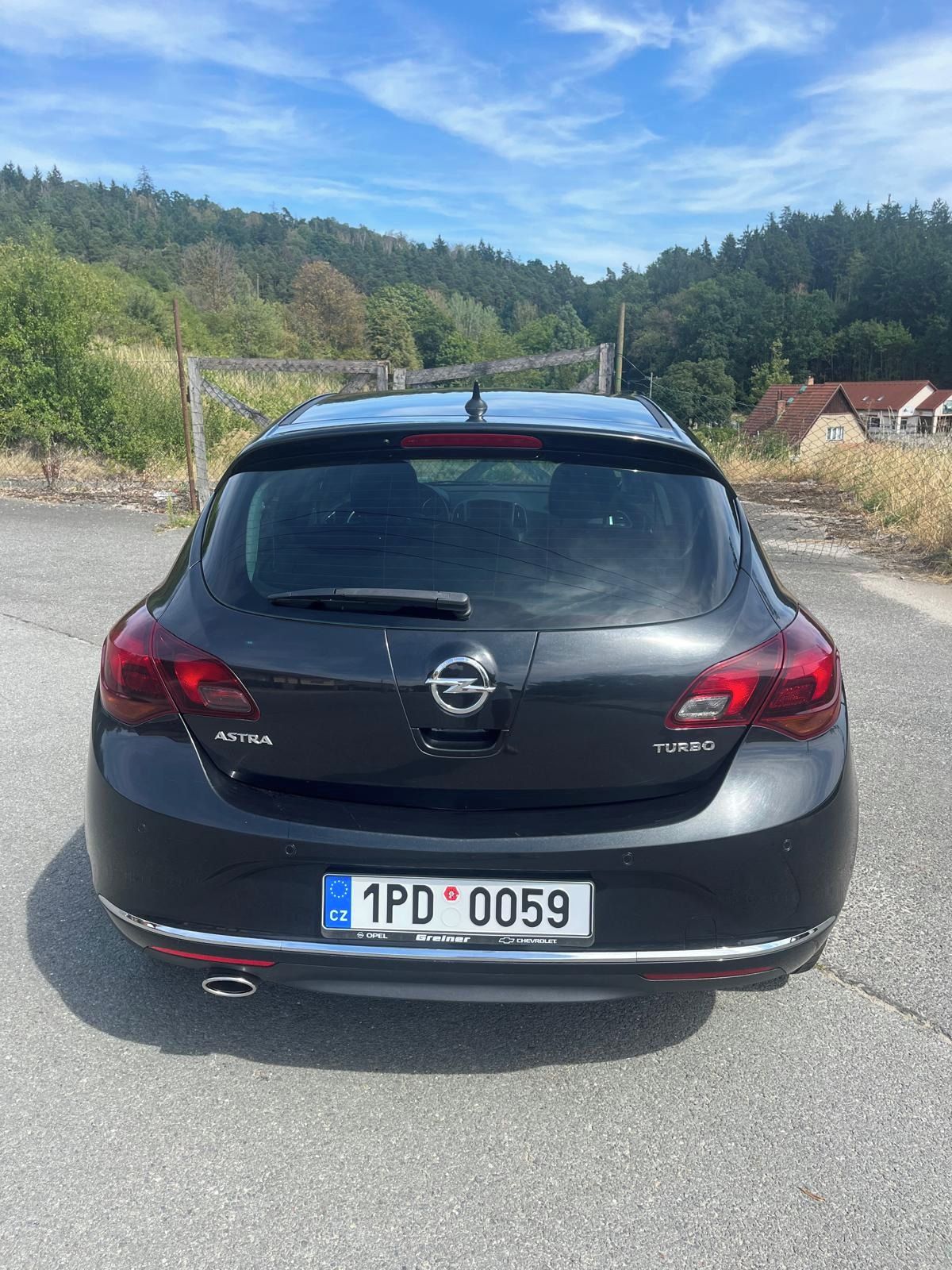 Opel Astra, Opel Astra J 14 tak 103 kW - fotka 2