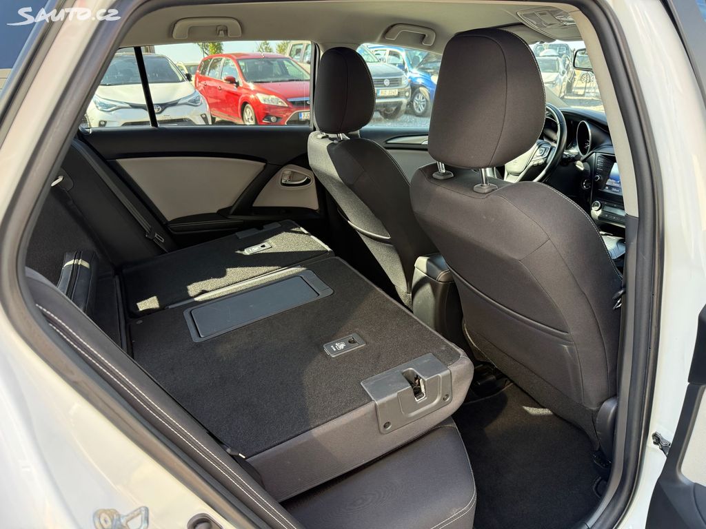 Toyota Avensis, fotka 25