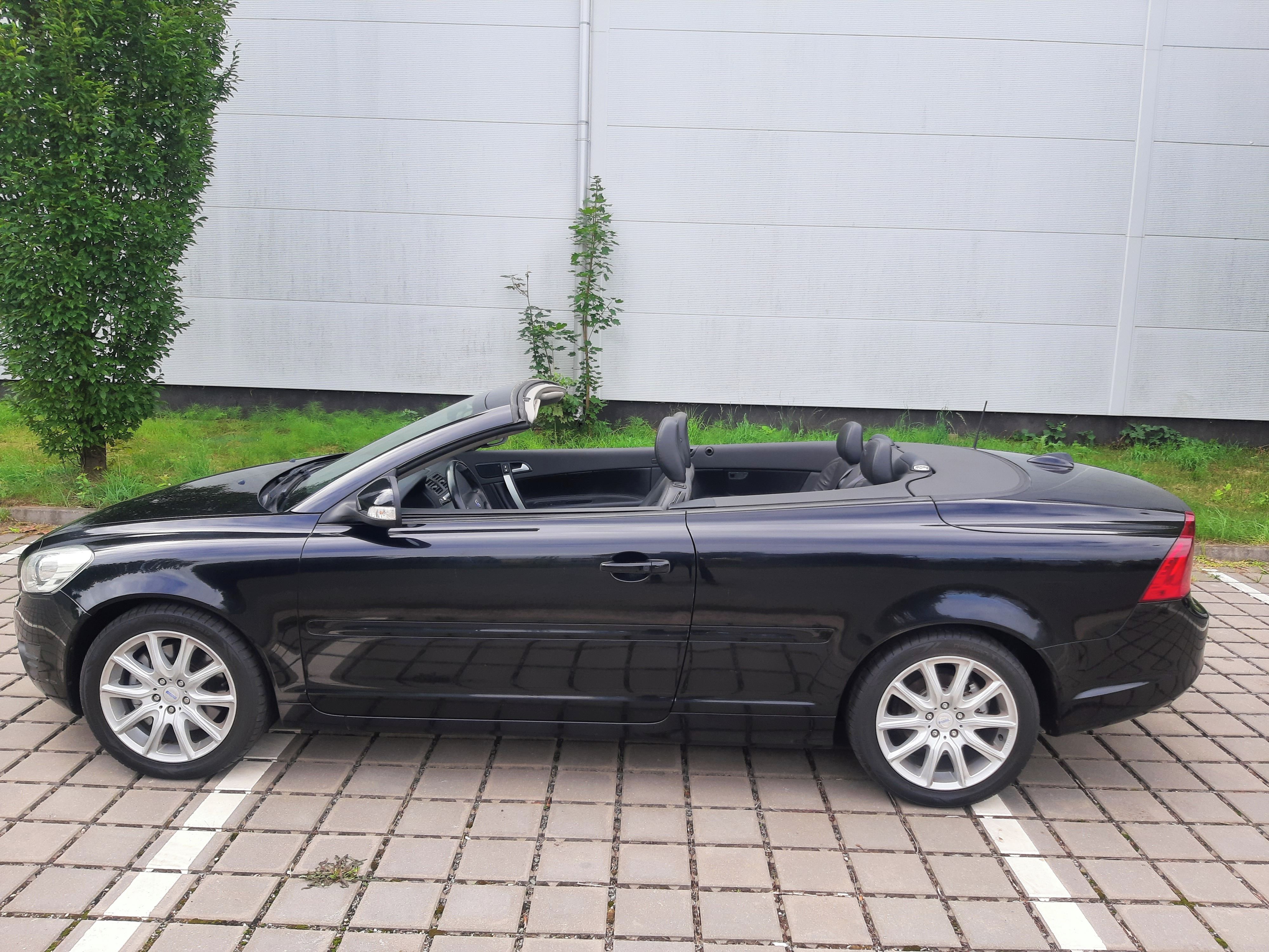 Volvo C70, 2.0D 110kW 5ti válec - fotka 5