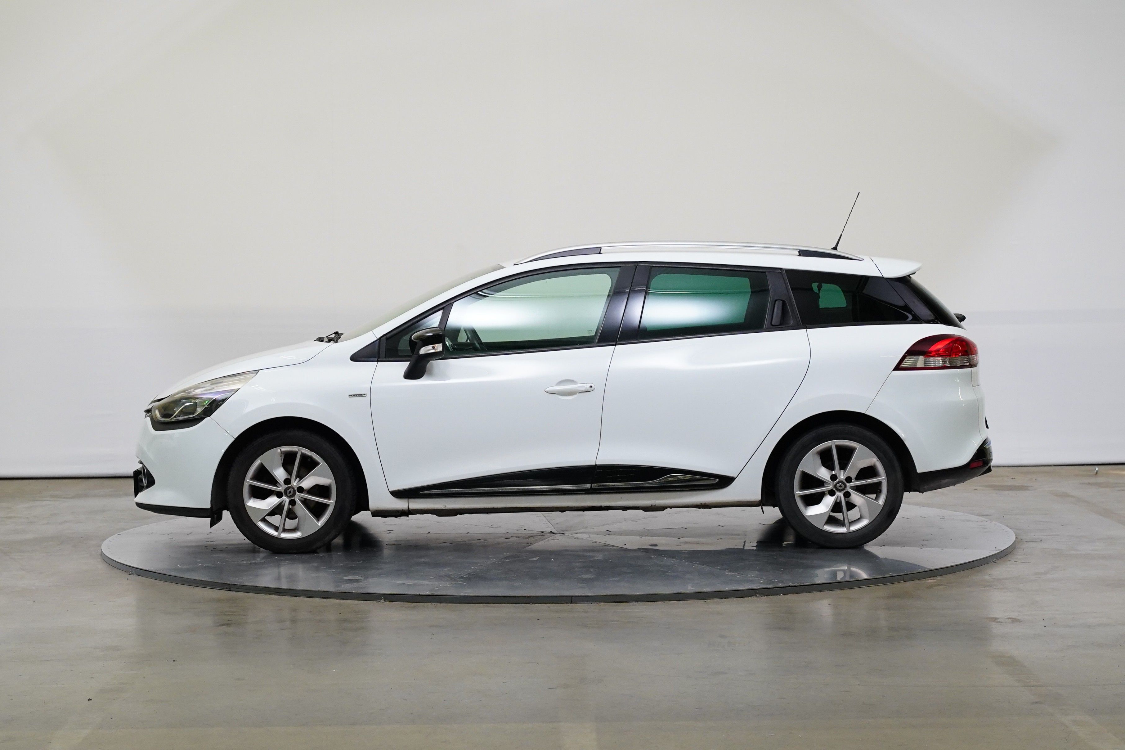 Renault Clio, 1.2 16V 54 kW - fotka 3