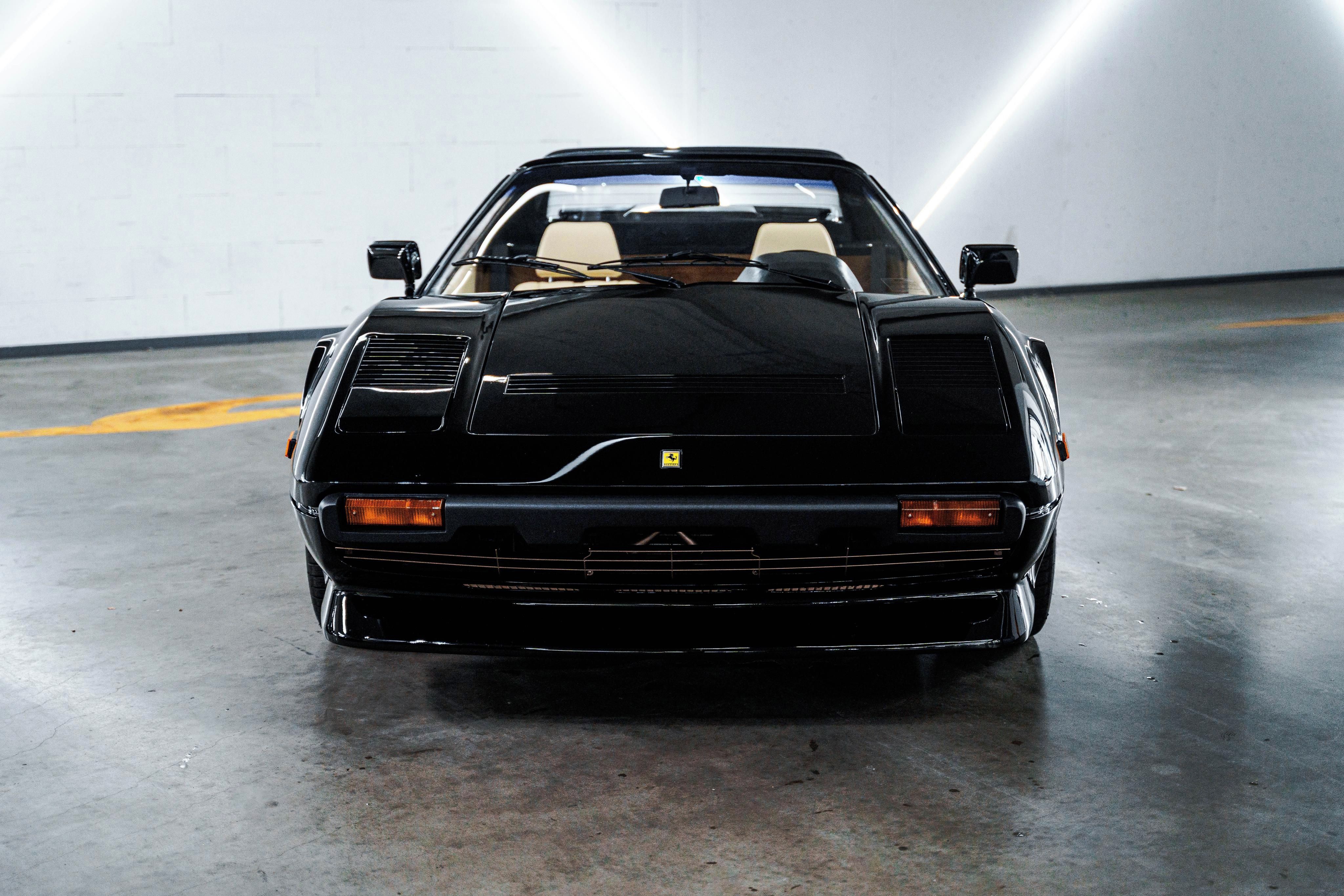 Ferrari, 308 GTS Quattrovalvole V8 - fotka 2