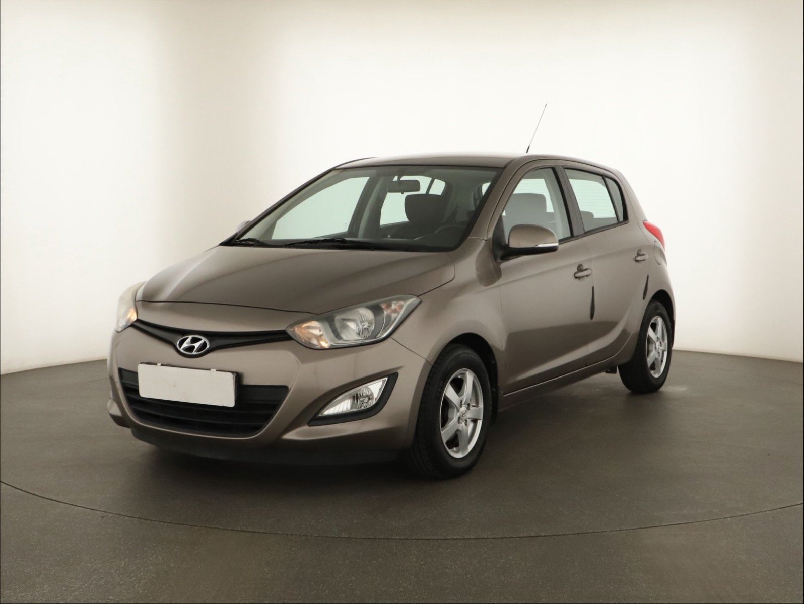 Hyundai i20, 1.4, Automat, Klima, El. okna - fotka 3