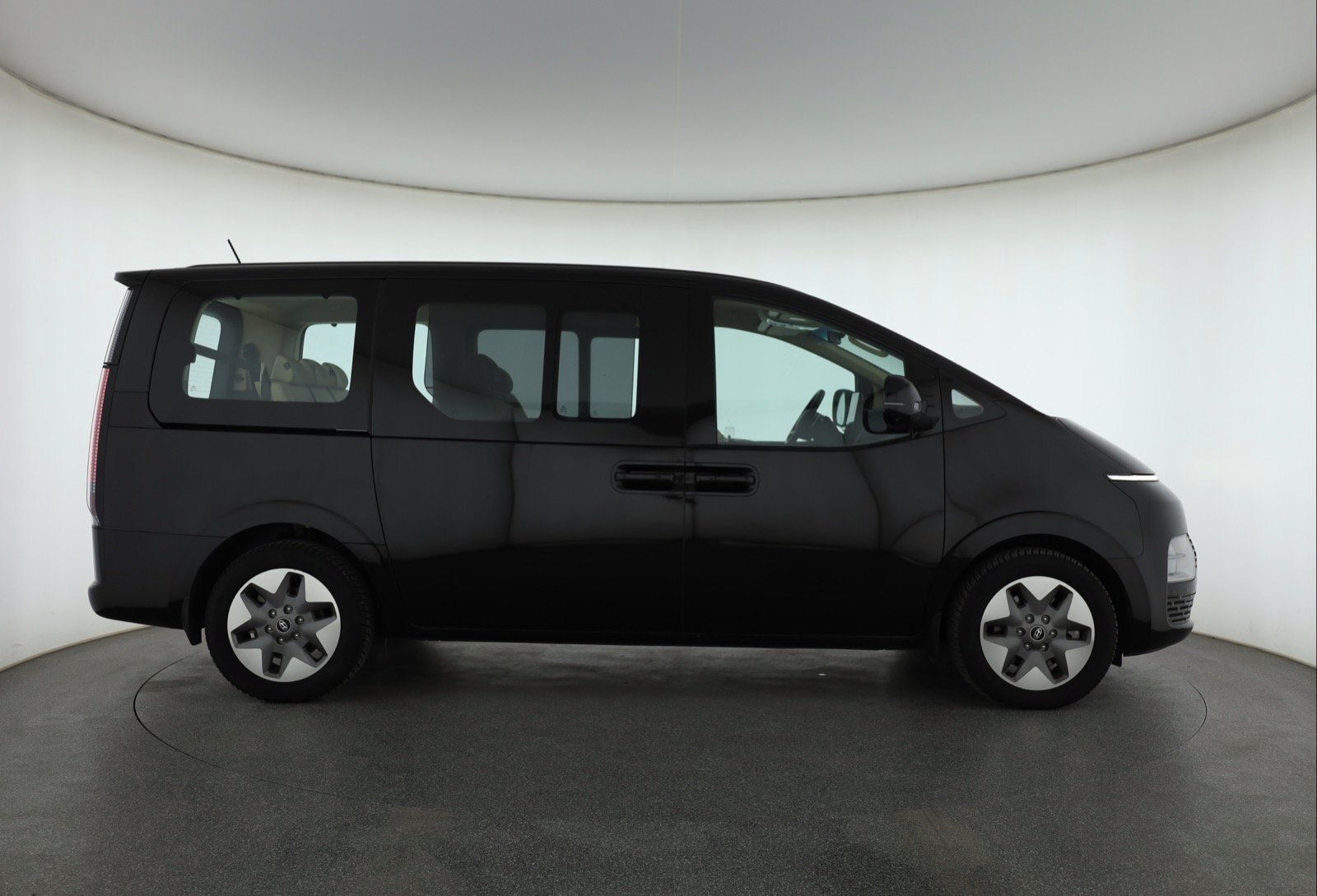 Hyundai Staria, 1.6 T-GDI HEV, Klima, ČR, 1Maj - fotka 6