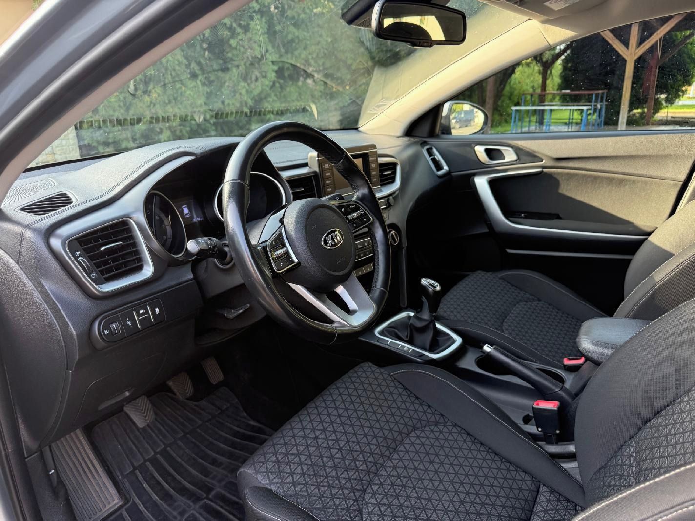 Kia Cee´d, KIA Ceed SW po 1. majiteli - fotka 3