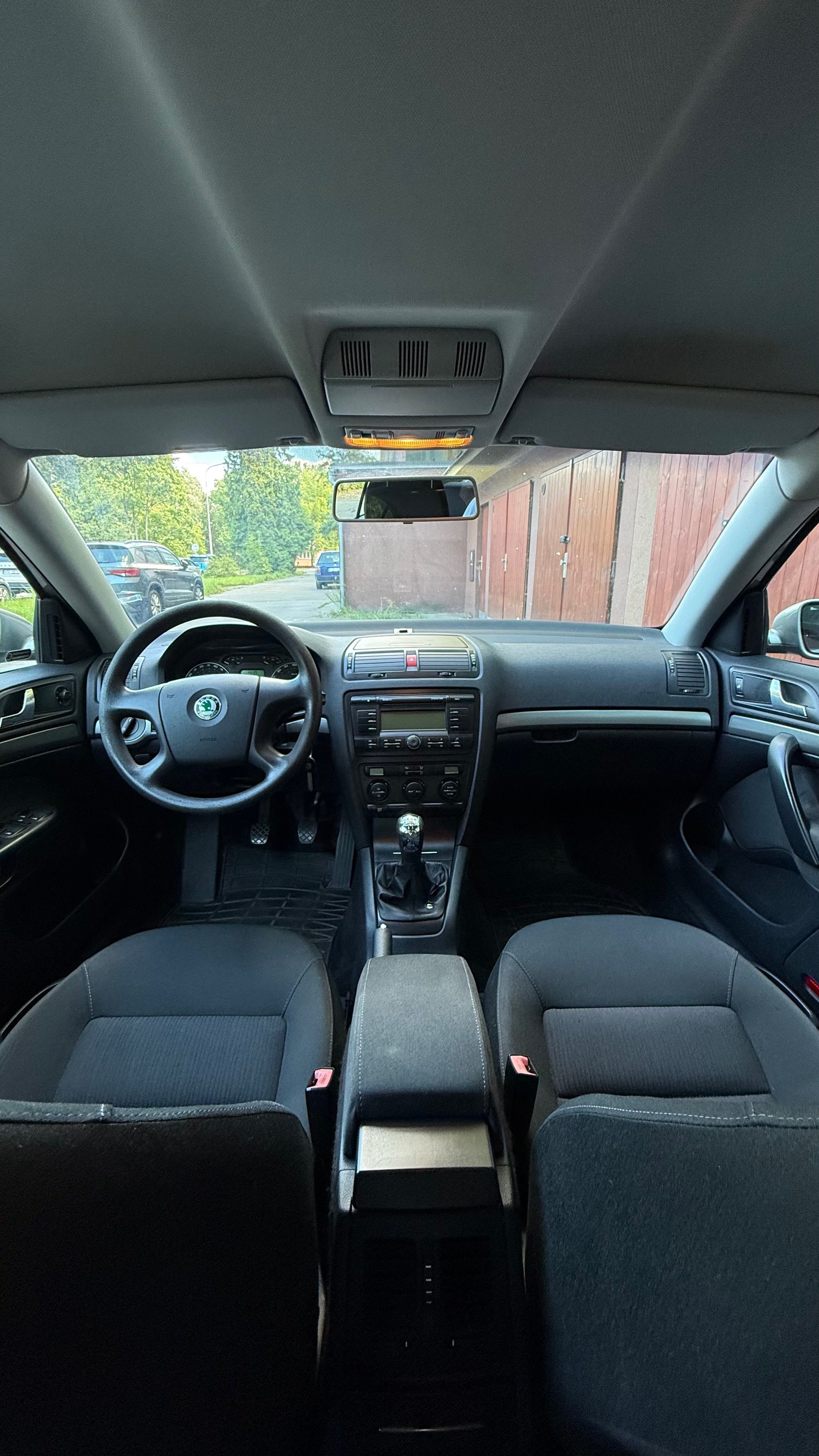 Škoda Octavia, 1,6 MPI, servisováno - fotka 5